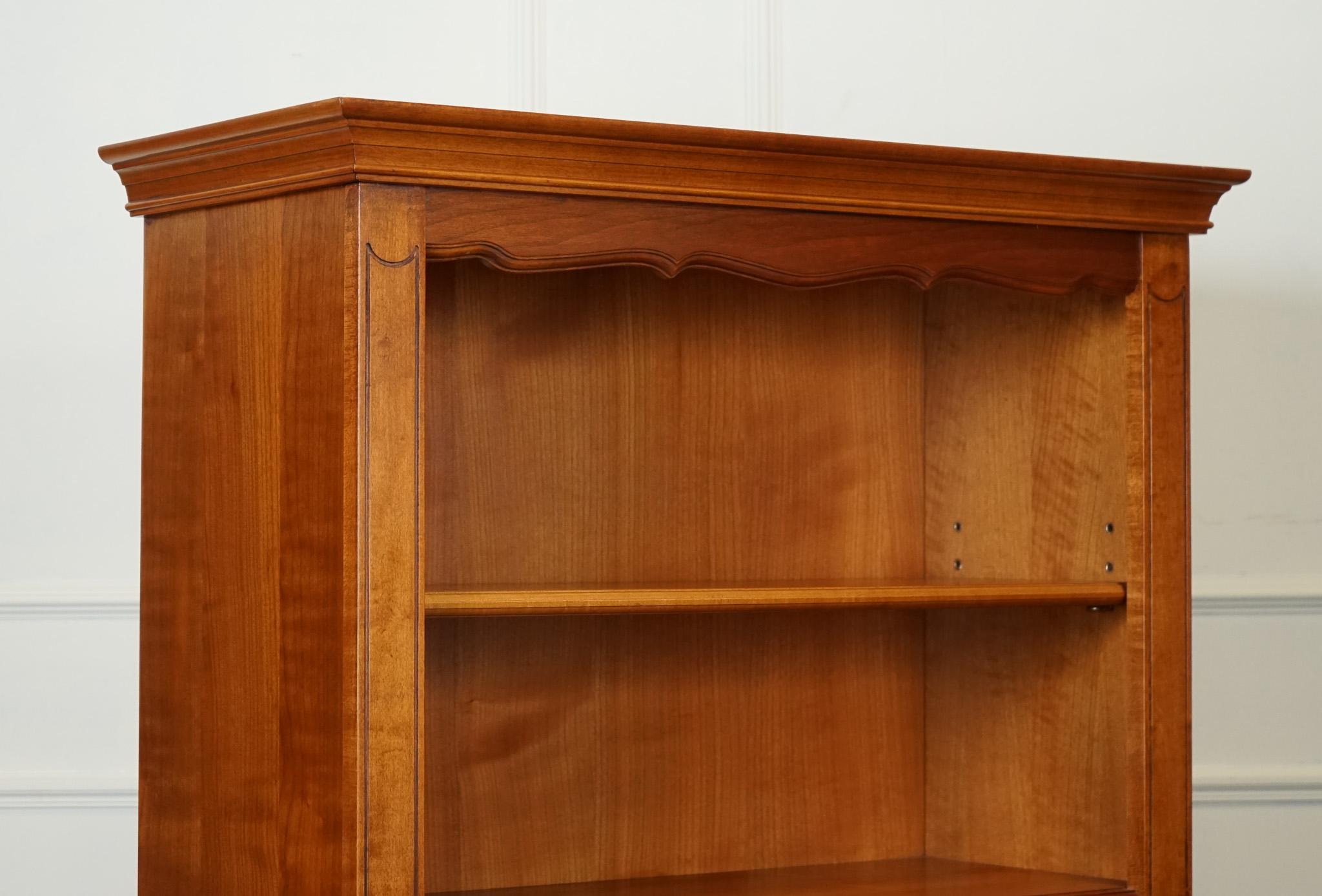 British VINTAGE TALL OPEN SOLID BOOKCASE 5 SHELVES MADE BY YOUNGER FURNITURE LONDON j1 For Sale