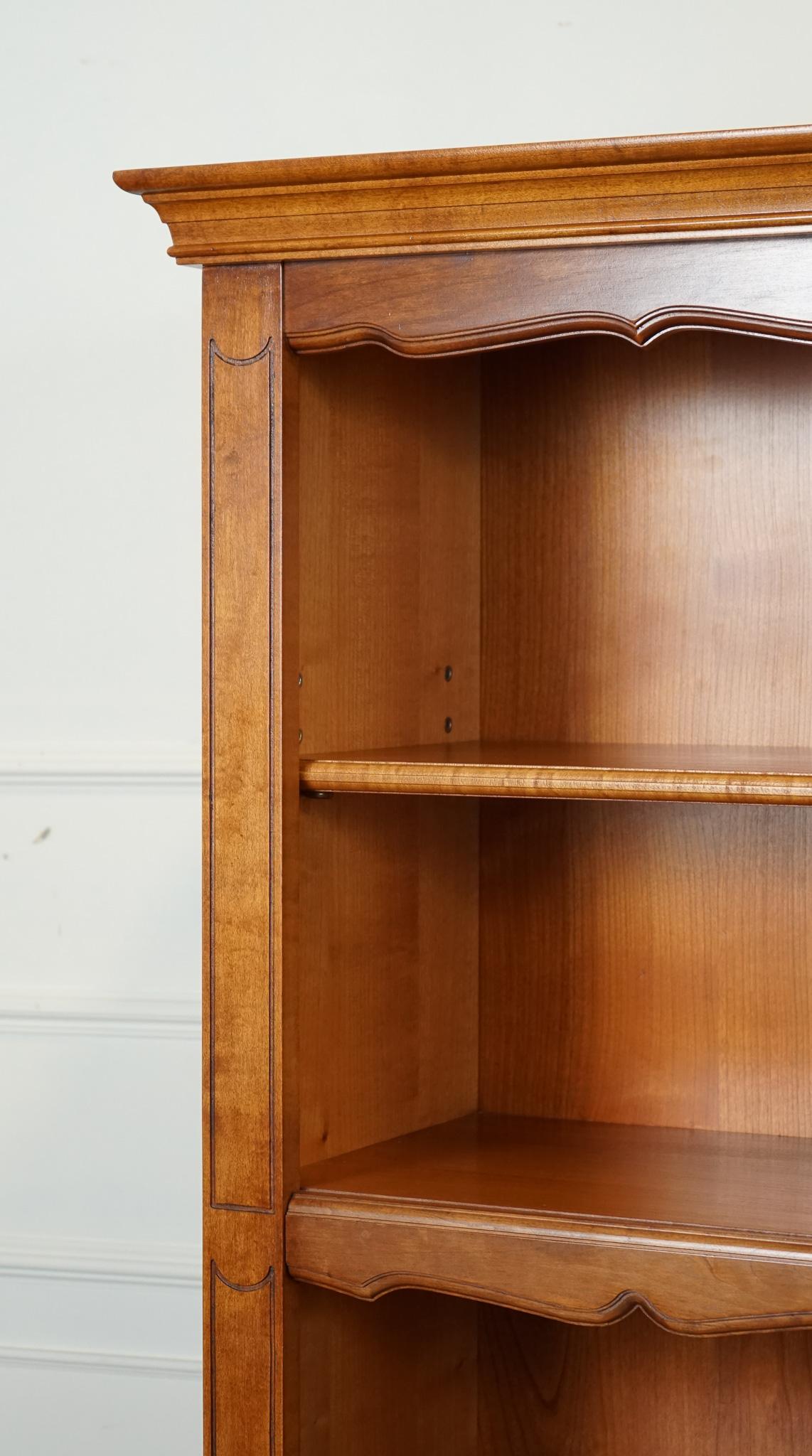 VINTAGE TALL OPEN SOLID BOOKCASE 5 SHELVES MADE BY YOUNGER FURNITURE LONDON j1 For Sale 1