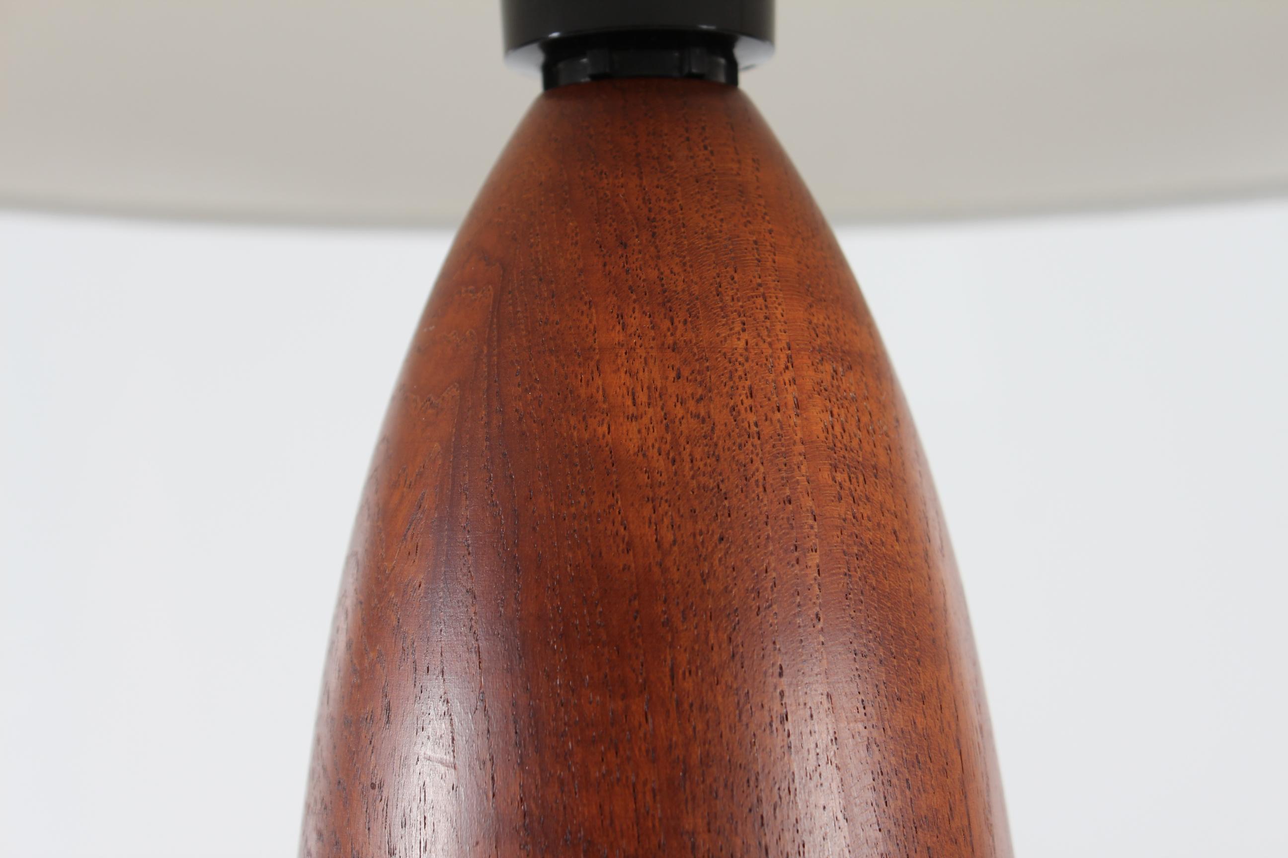 Vintage Tall Table Lamp of Hand-Turned Teak with New Shade, Scandinavian, 1960s In Good Condition For Sale In Silkeborg, Silkeborg