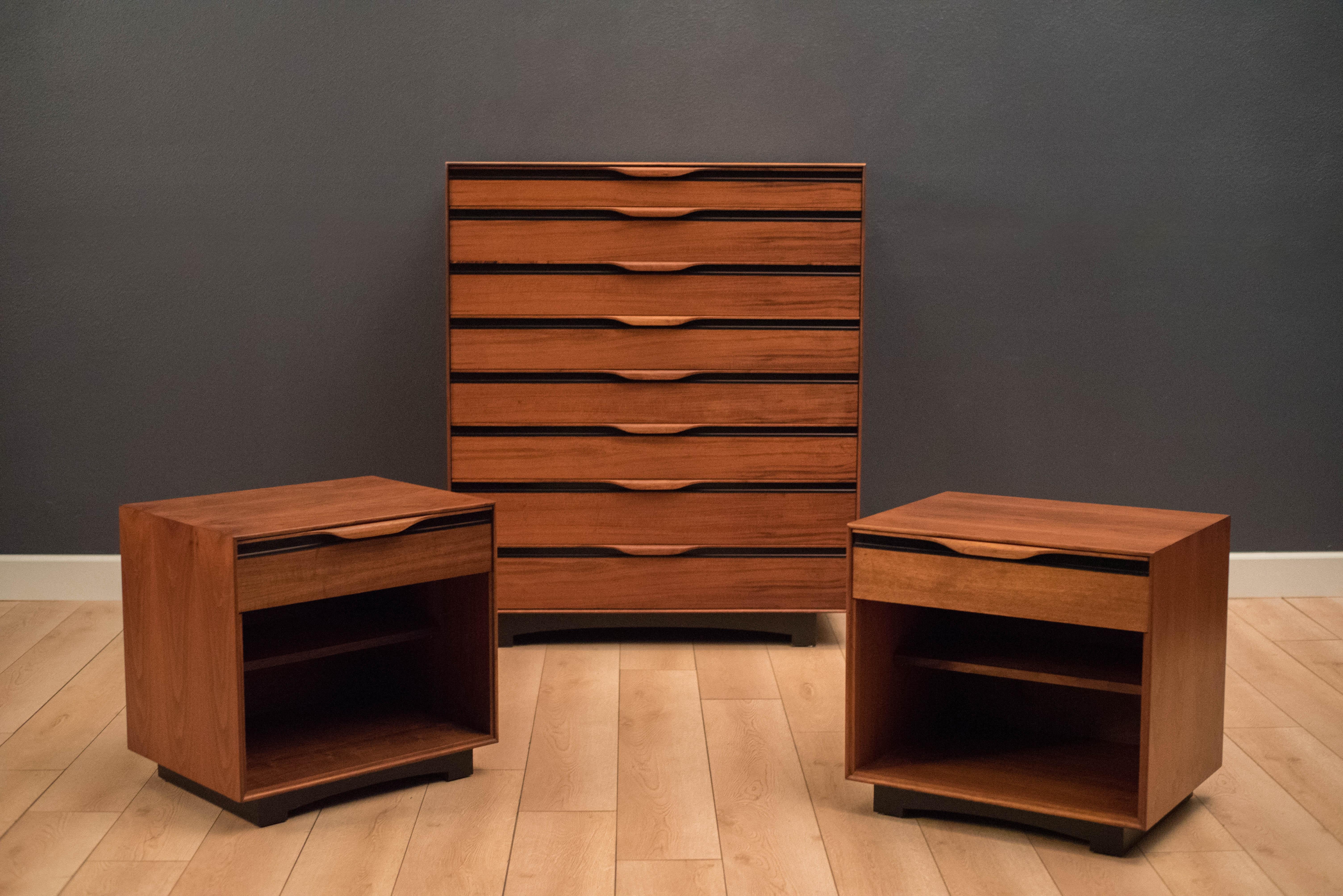 Vintage Tall Walnut Dresser by John Kapel for Glenn of California 6