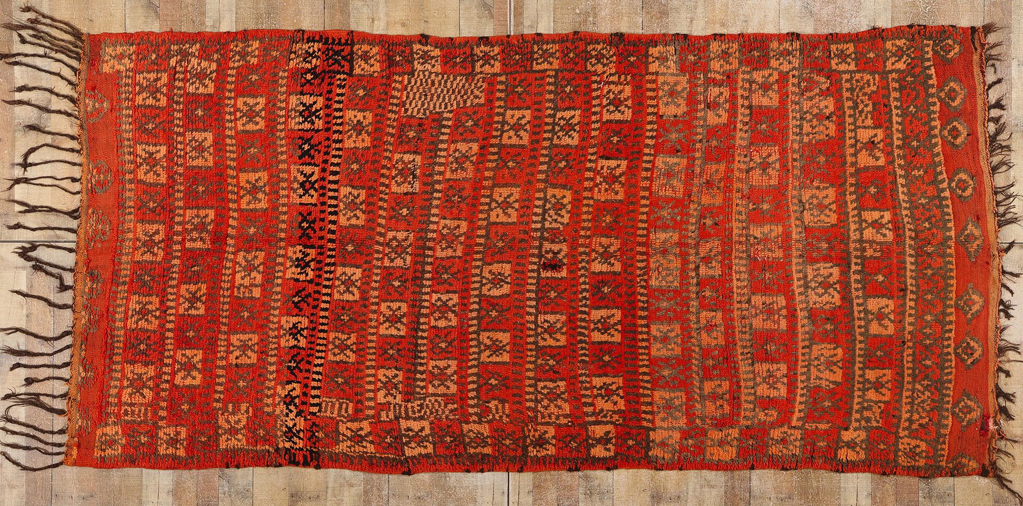 Vintage Talsint Marokkanischer Teppich, Kubismus der Jahrhundertmitte trifft auf Stammeszauber im Angebot 2