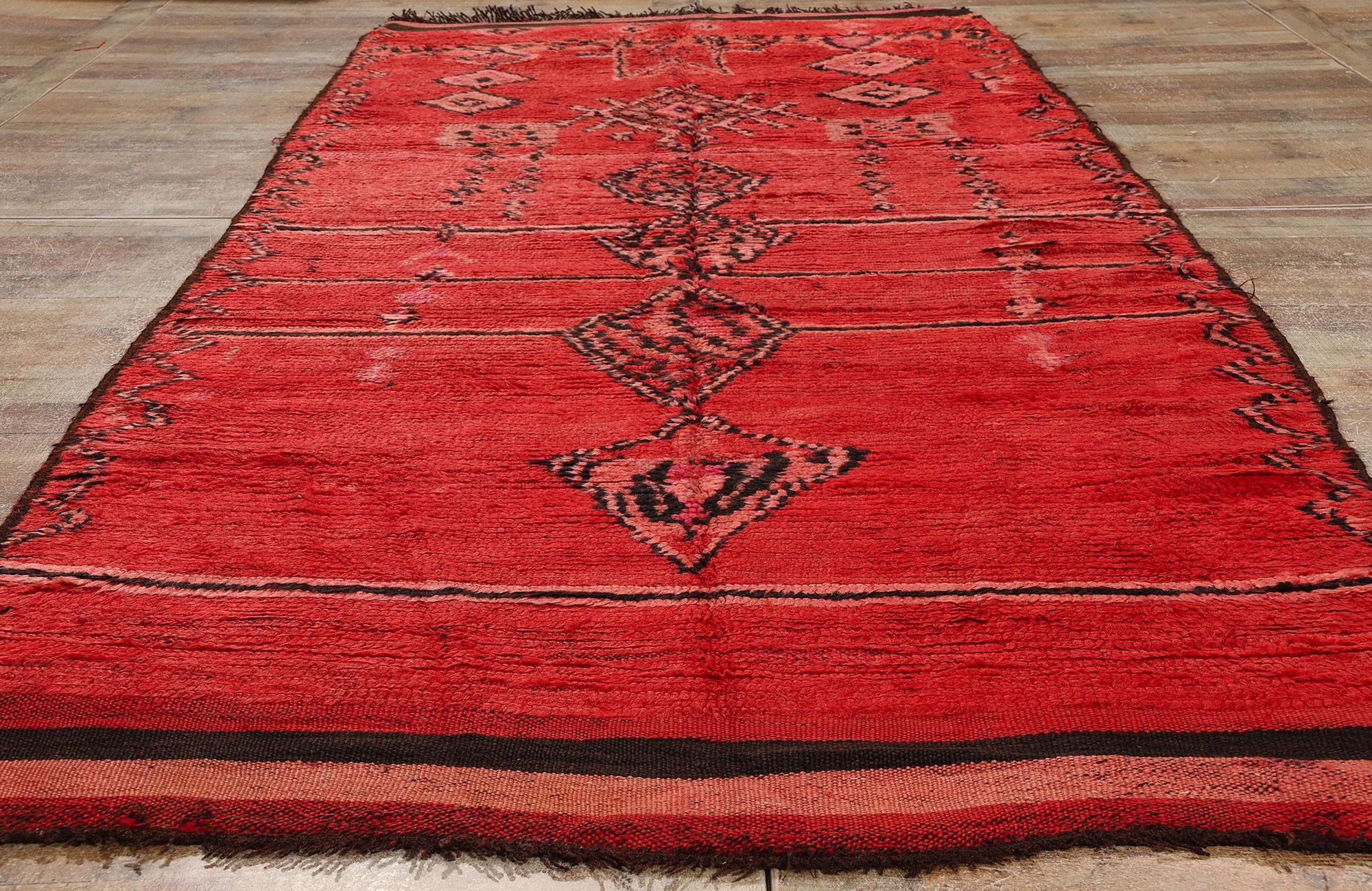 Laine Tapis marocain Talsint, mi-siècle moderne rencontre l'enchantement tribal en vente