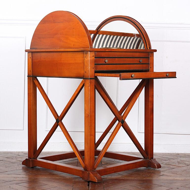 Vintage Tambour Roll Bar Liquor Cabinet In Good Condition In Vancouver, British Columbia