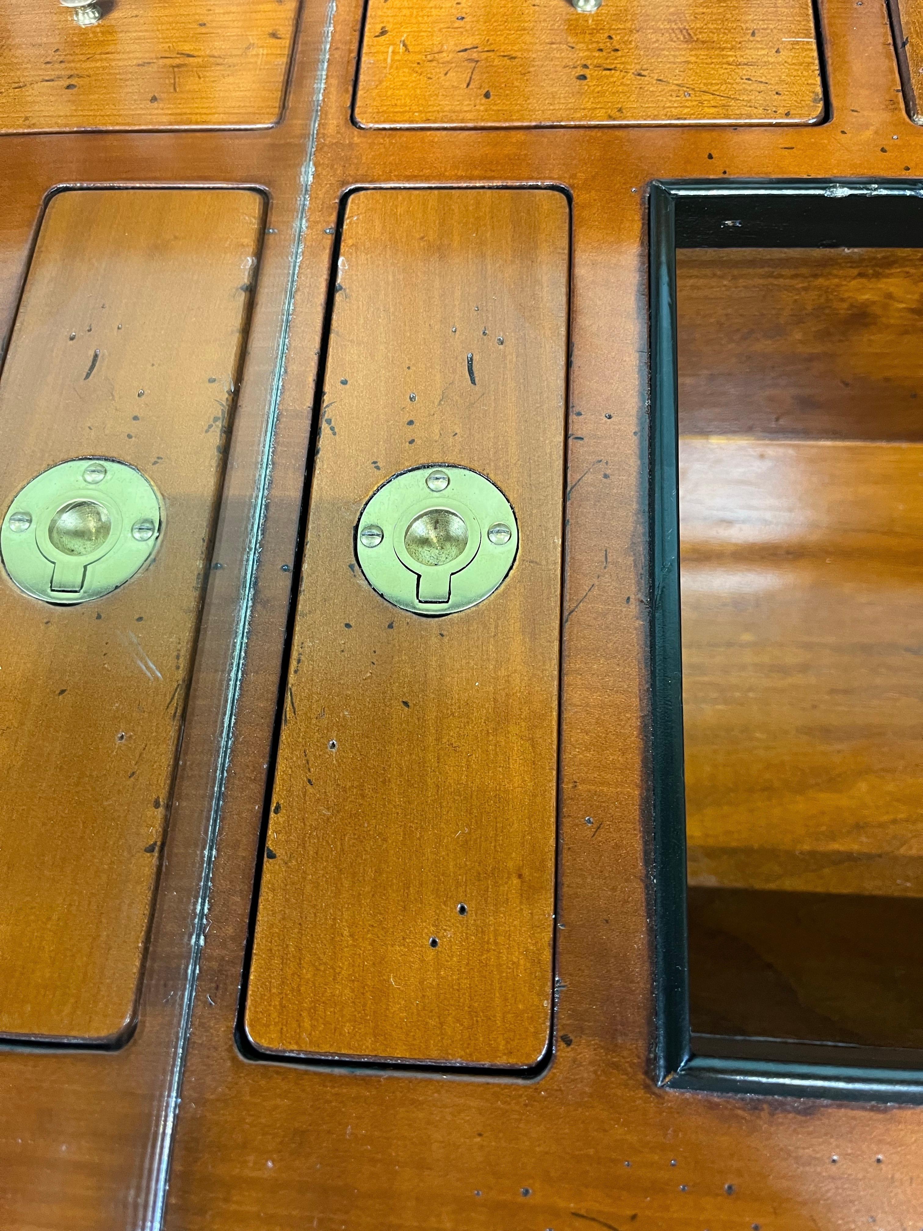 XX secolo Armadio per liquori Tambour Rolle Bar d'epoca in vendita