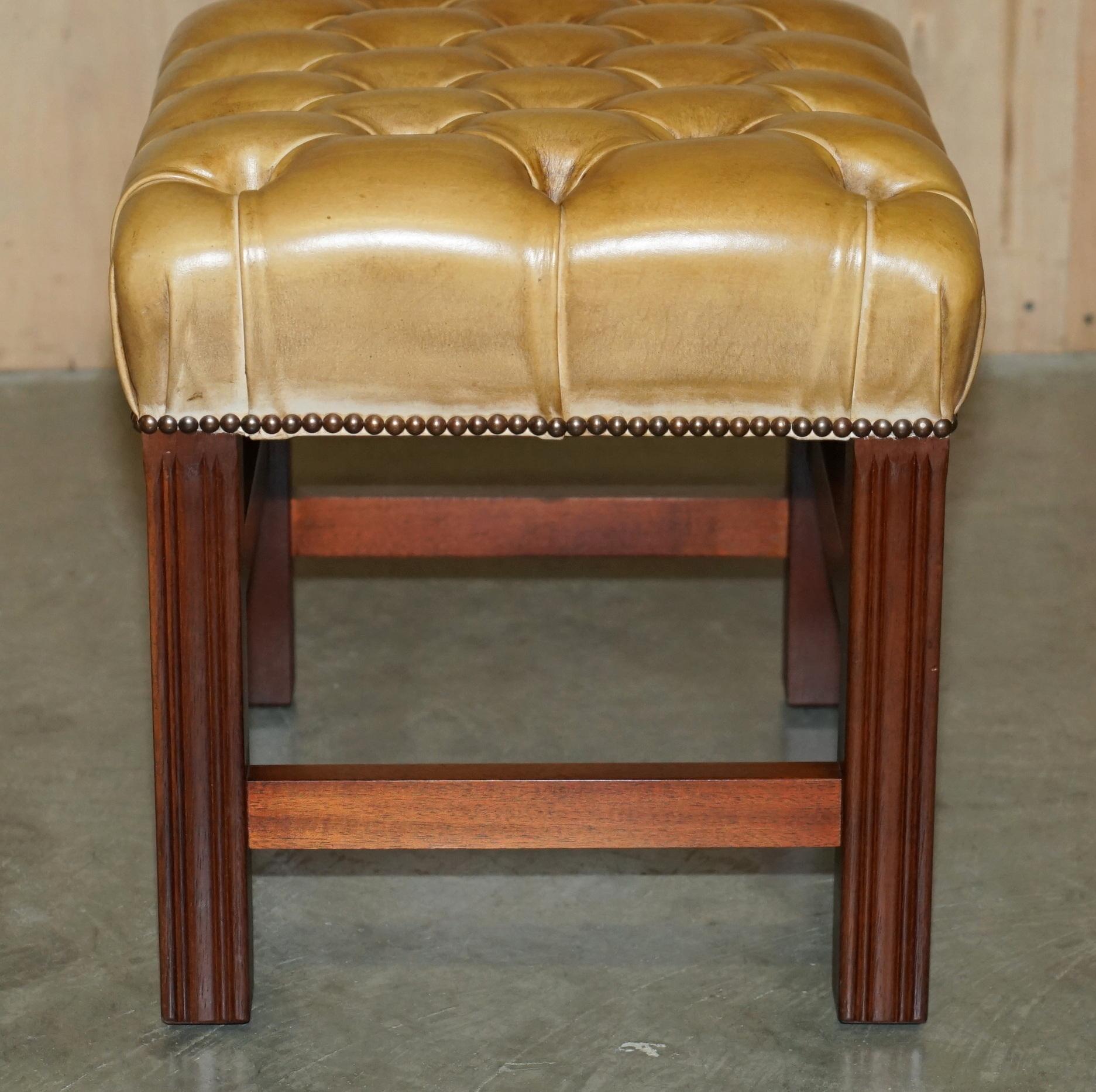 VINTAGE Tan BROWN LEATHER CHESTERFIELD TUFTED BARON FOOTSTOOL PART OF SUiTE (Leder) im Angebot