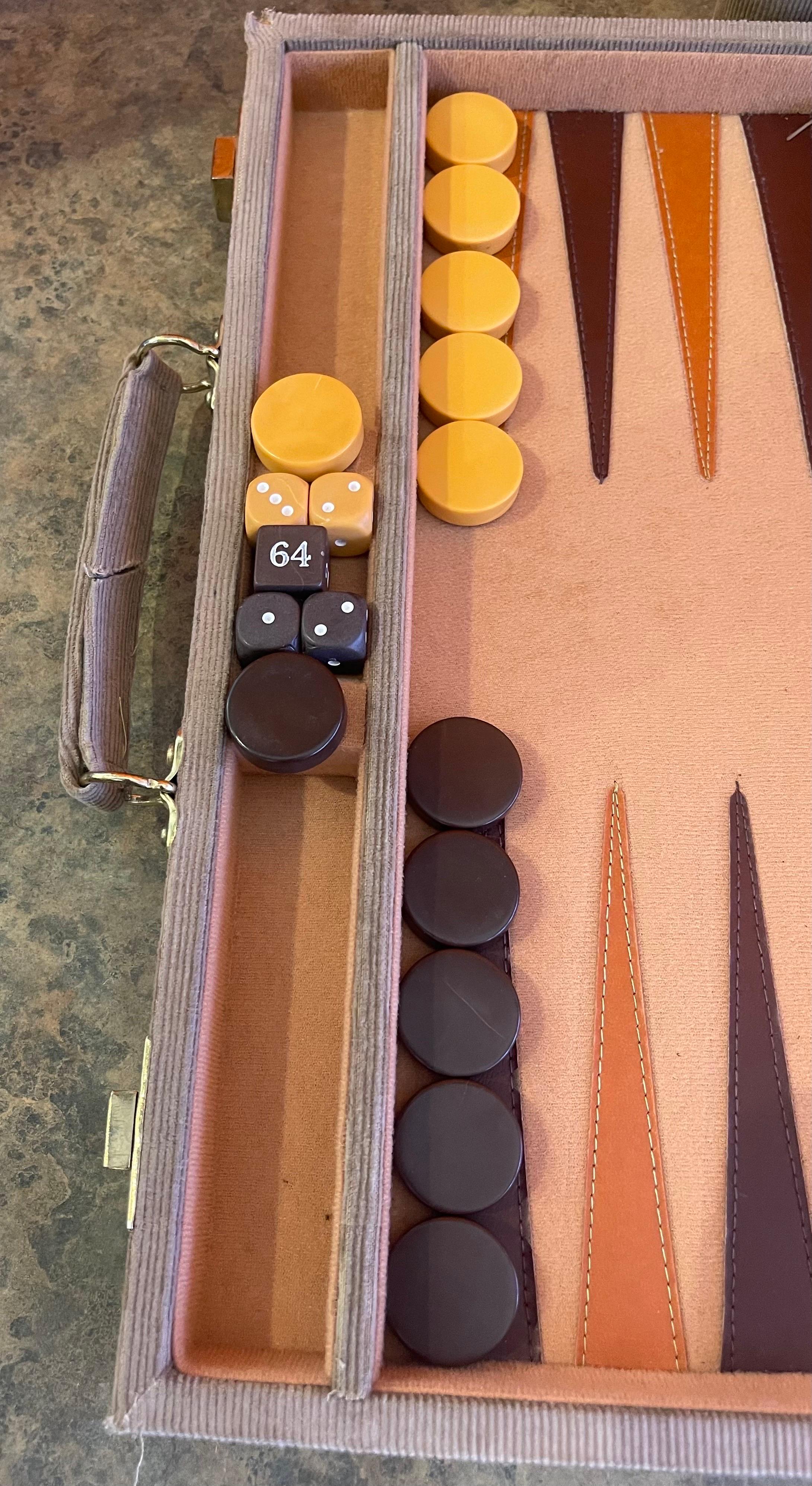 20th Century Vintage Tan Corduroy & Bakelite Backgammon Set