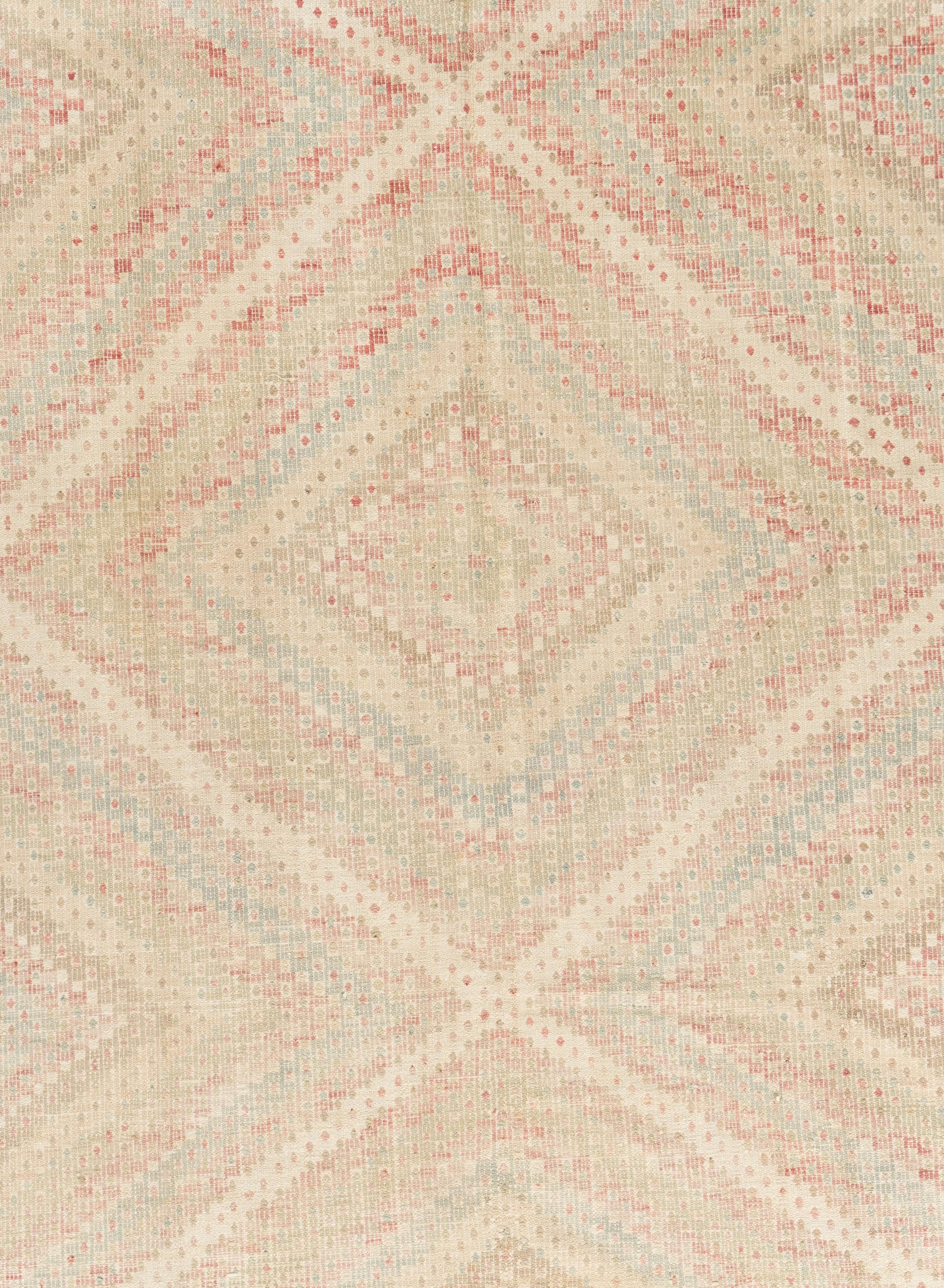 Vintage Tan Jajim Rug 6'7 X 10'4 In Good Condition For Sale In New York, NY