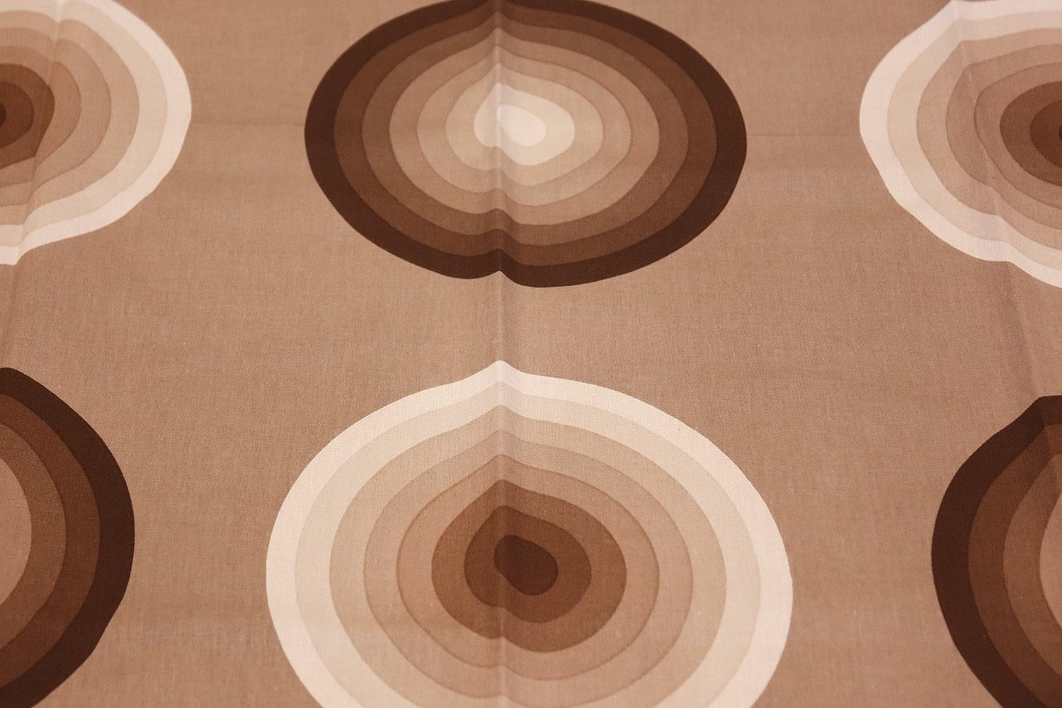 Mid-Century Modern Nazmiyal Vintage Tan Kreis Spectrum Verner Panton Textile.4 ft 1 in x 12 ft 7 in