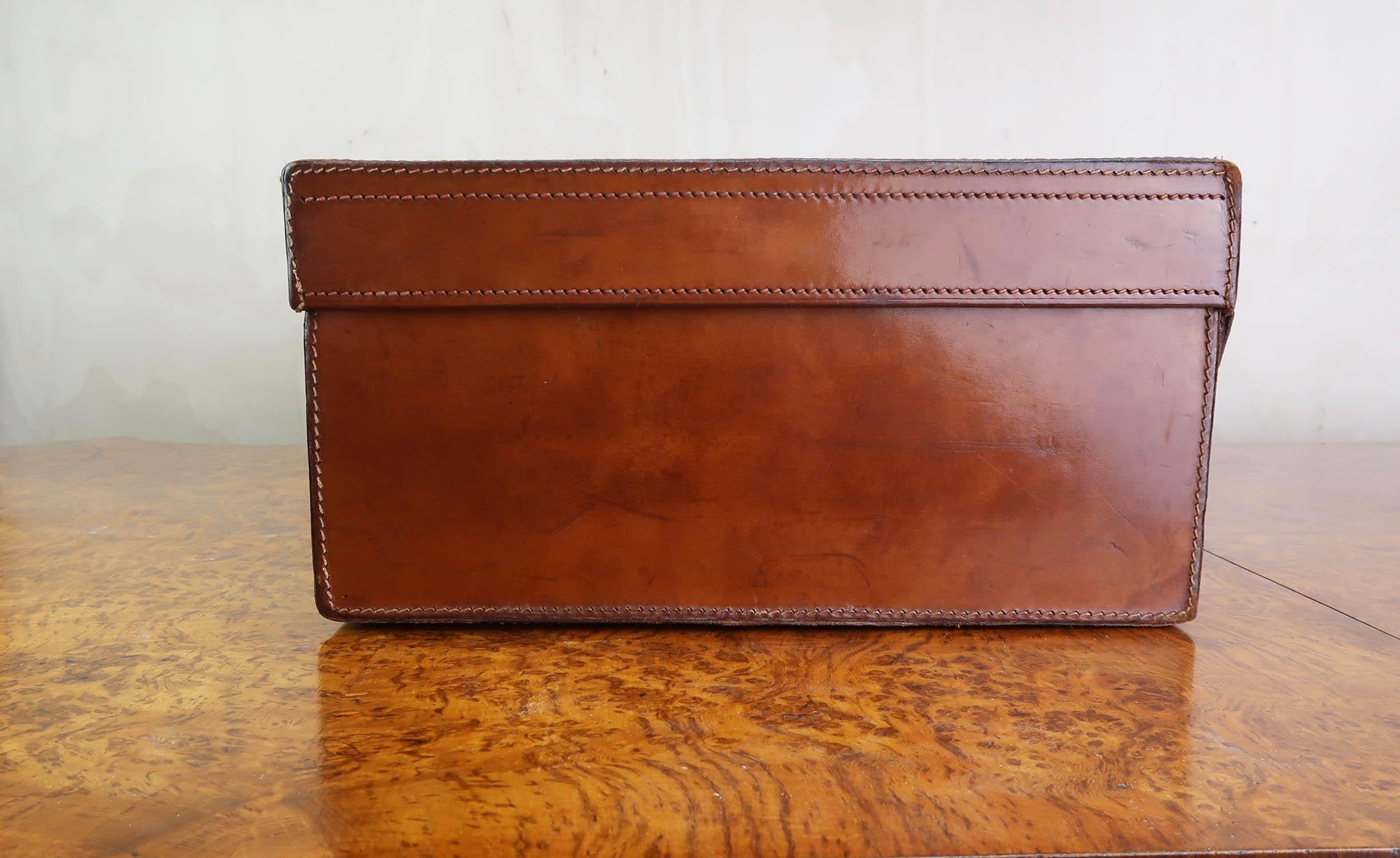 Vintage Tan Leather Suitcase. English C.1920 For Sale 2