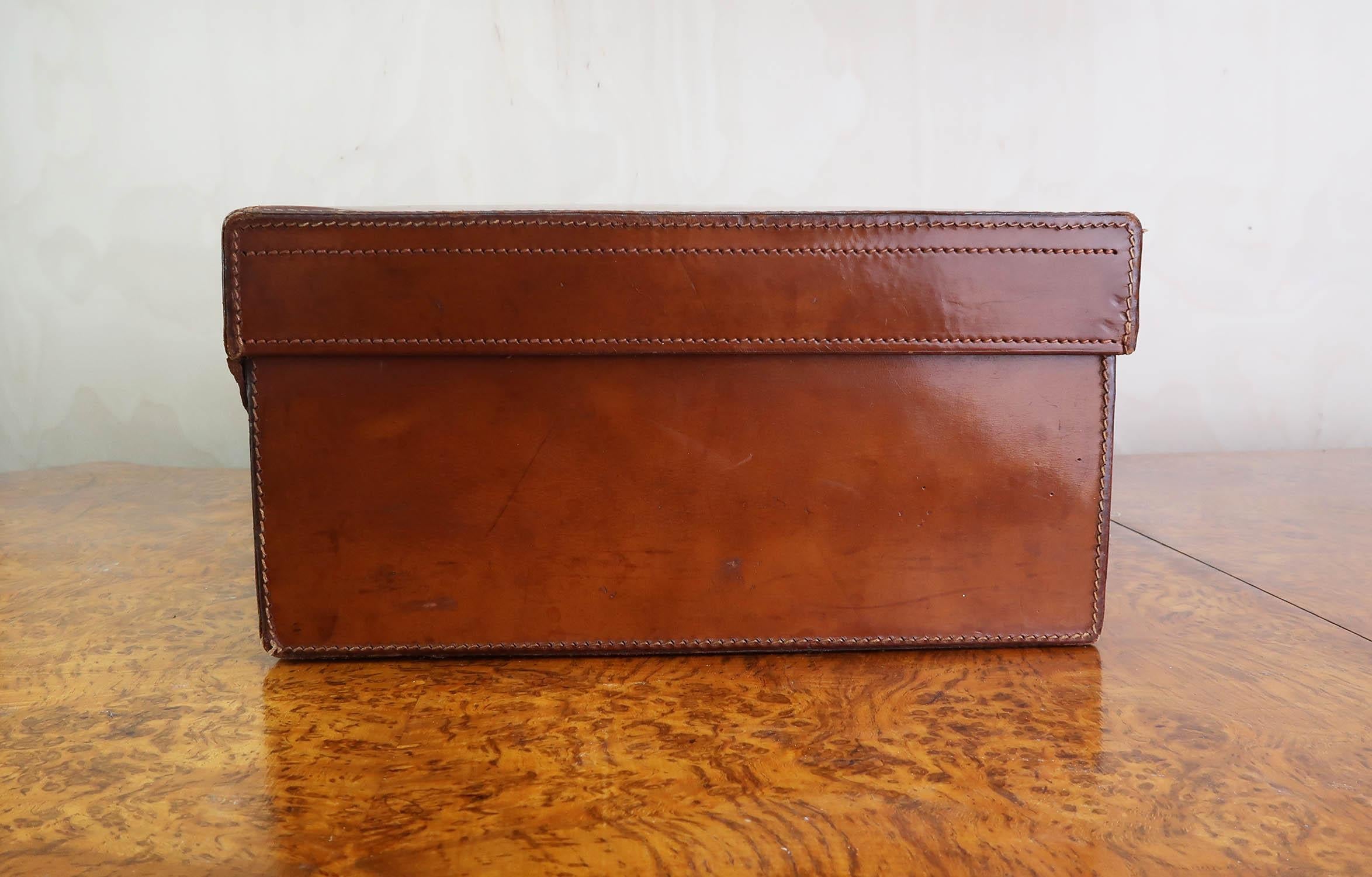 Vintage Tan Leather Suitcase. English C.1920 For Sale 3