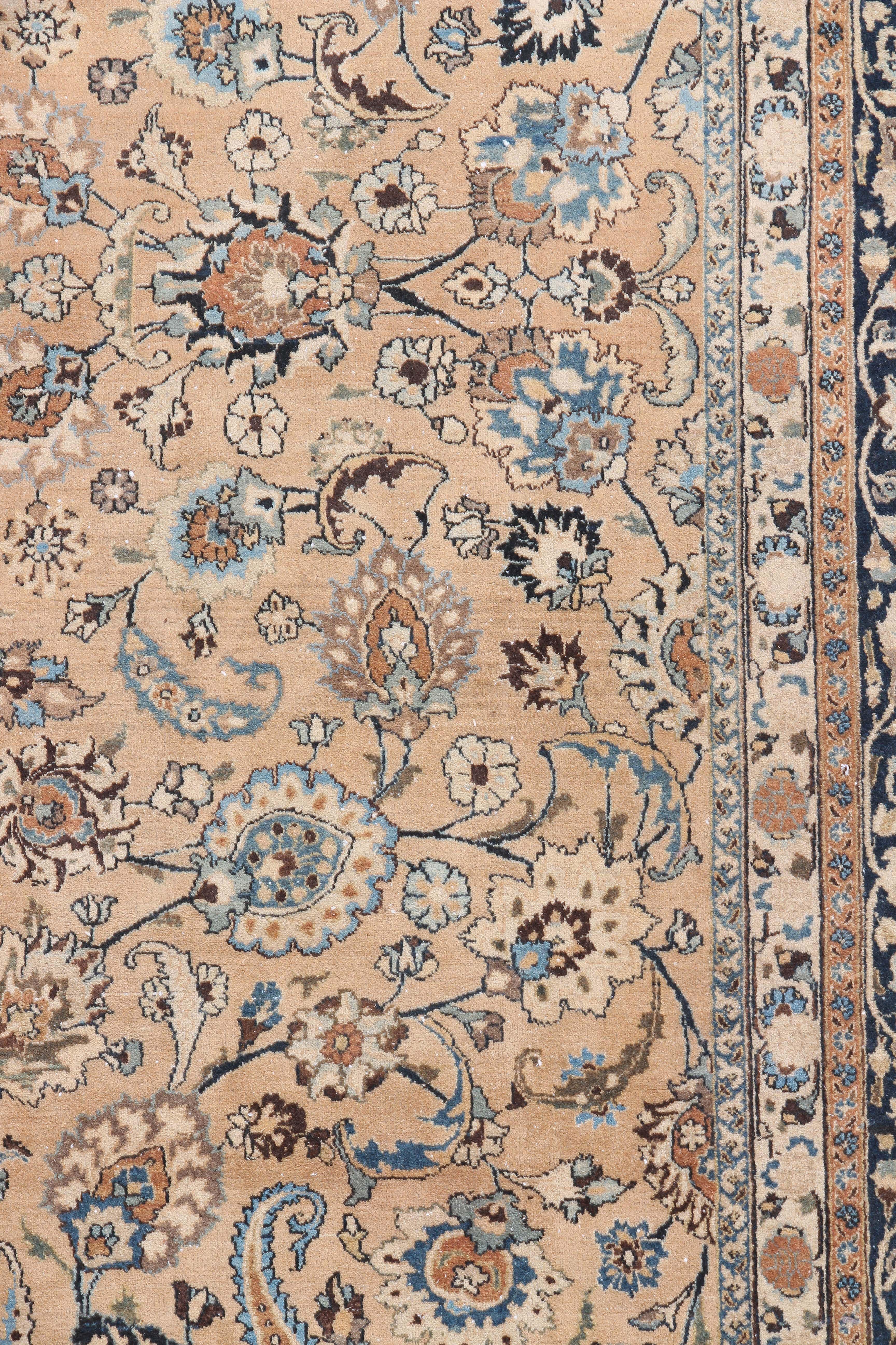 Vintage Tan Persian Meshad Rug 10'1 x 12'11 im Zustand „Gut“ im Angebot in New York, NY