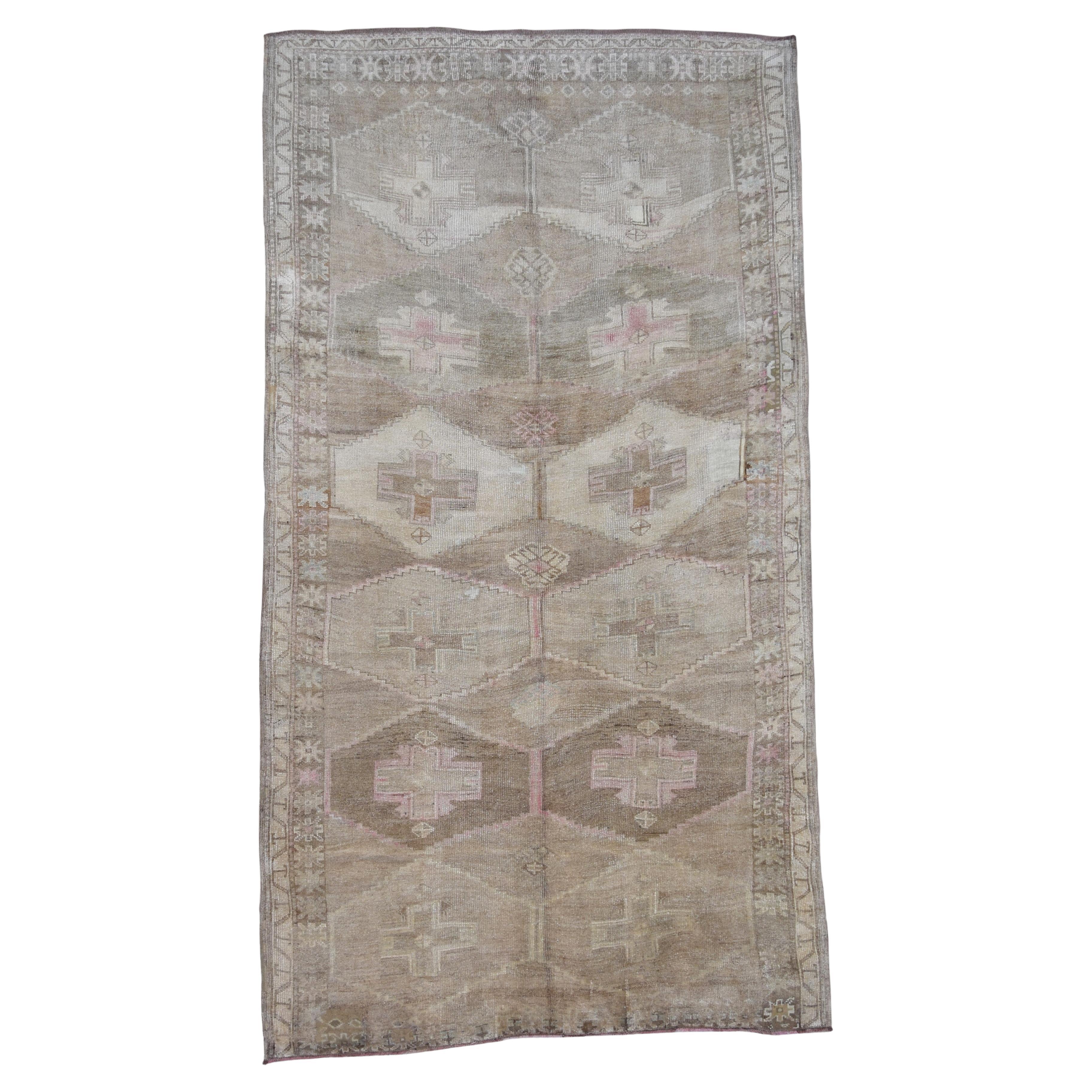 Vintage Tan, Taupe and Blush Diamond Medallion Wool Rug 6'10''x12'6''