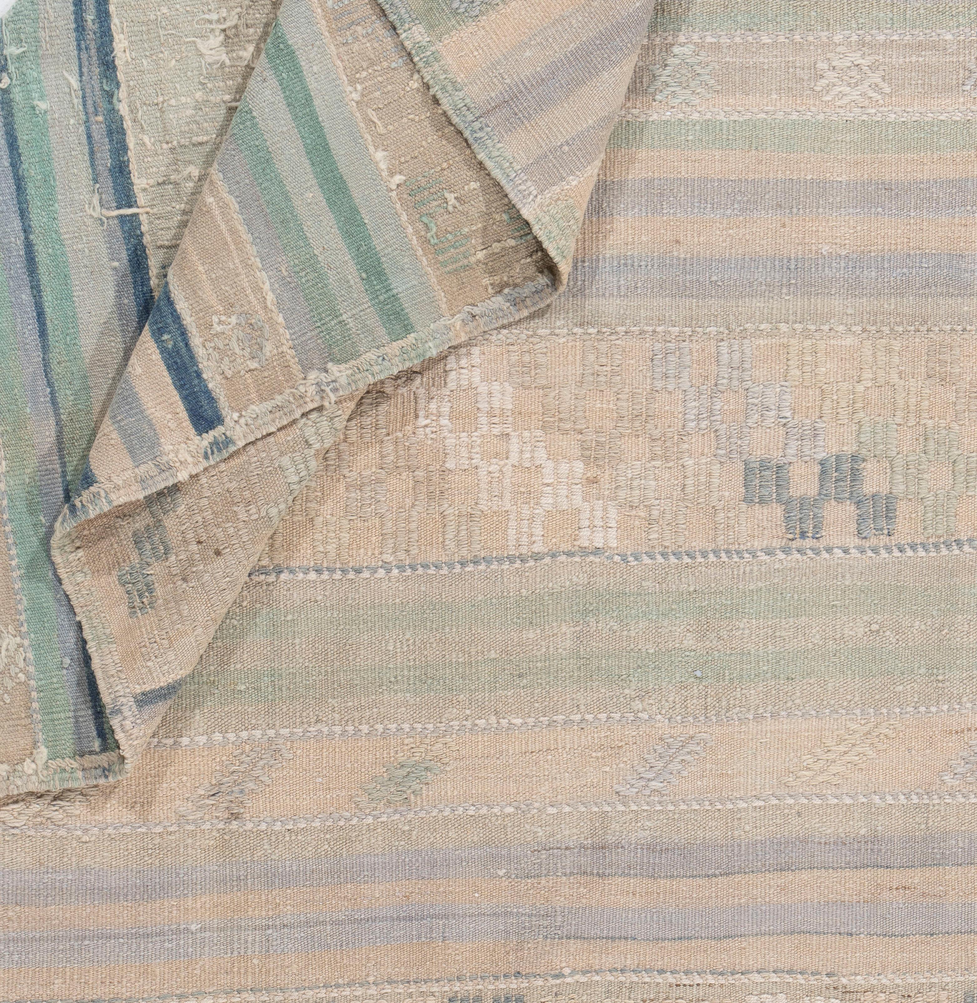 Vintage CIRCA 1940 Tan Türkischer Kilim Flachgewebe-Teppich (Kelim) im Angebot