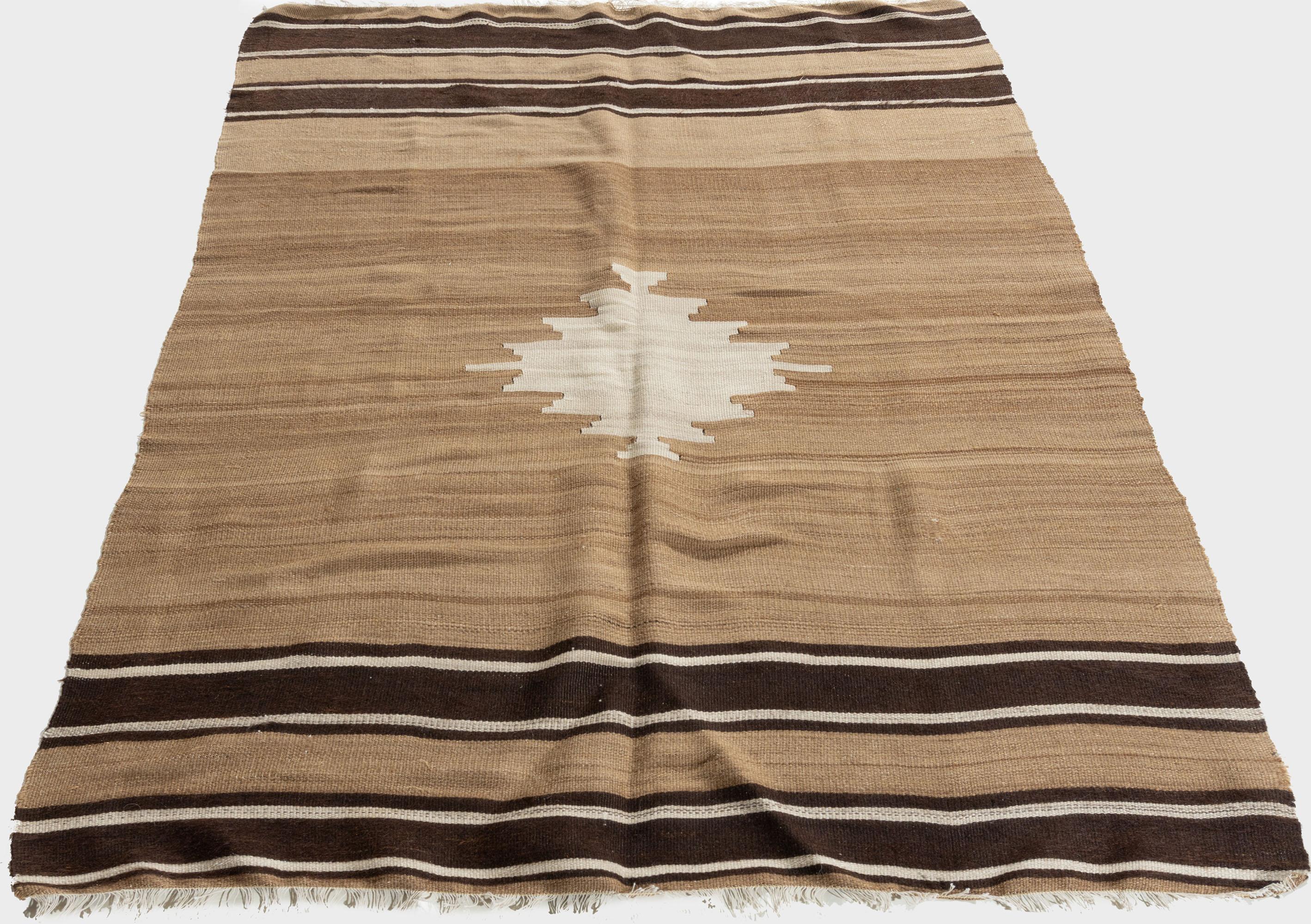 Tappeto vintage Tan in mohair turco 4'2 x 5'4 In condizioni ottime in vendita a New York, NY
