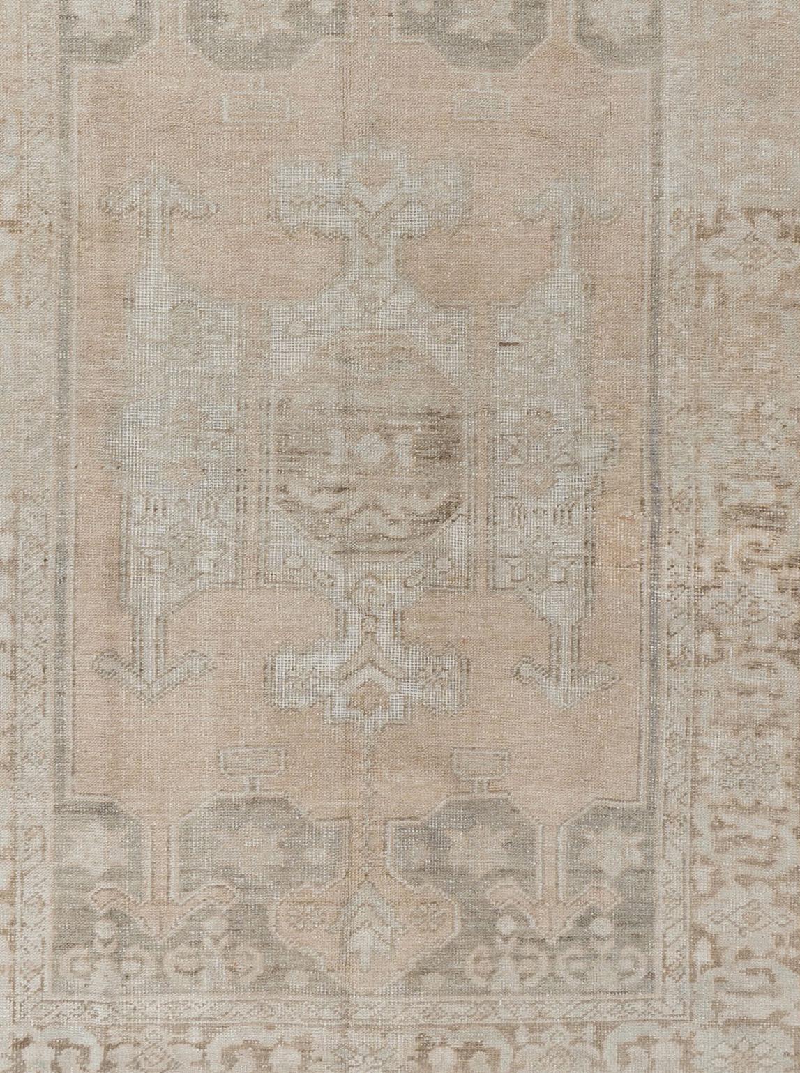 Tan Türkischer Oushak-Teppich im Vintage-Stil  5'6 x 8'2 im Angebot 2