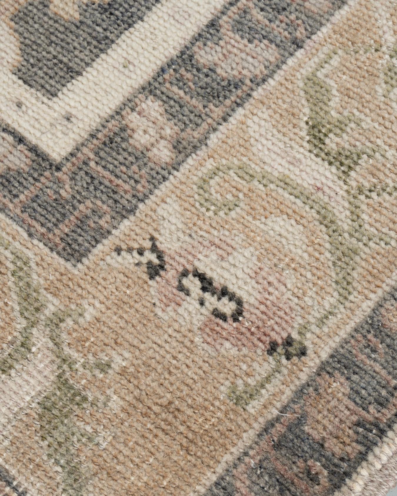 Tan Türkischer Oushak-Teppich im Vintage-Stil im Angebot 6