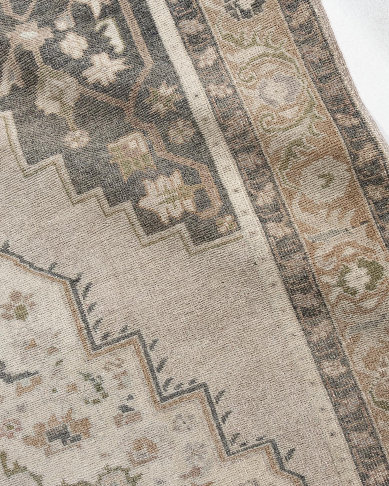 Tan Türkischer Oushak-Teppich im Vintage-Stil im Angebot 11