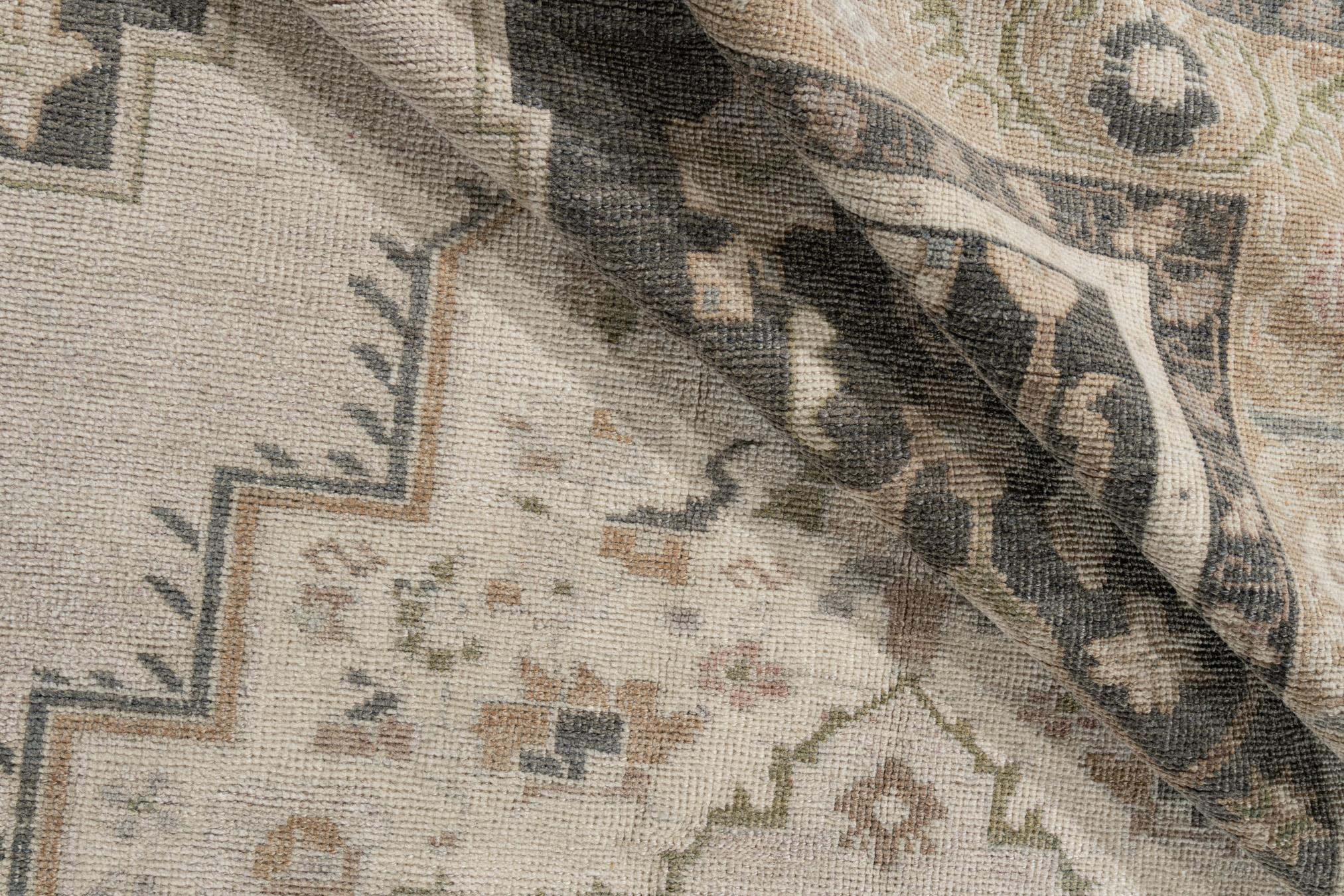 Tan Türkischer Oushak-Teppich im Vintage-Stil im Angebot 12
