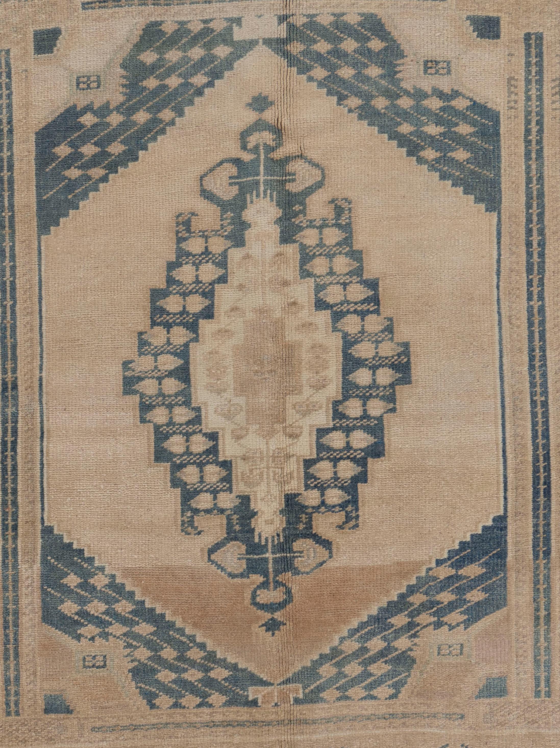 Vintage Tan Türkisch Oushak Wolle Hand geknüpft Bereich Teppich im Angebot 2