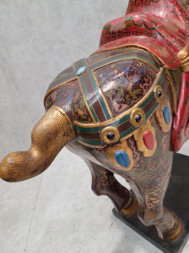 Vintage Tang Dynasty Style Carved and Hand Painted War Horse Floor Statues Sculp In Good Condition For Sale In Chicago, IL