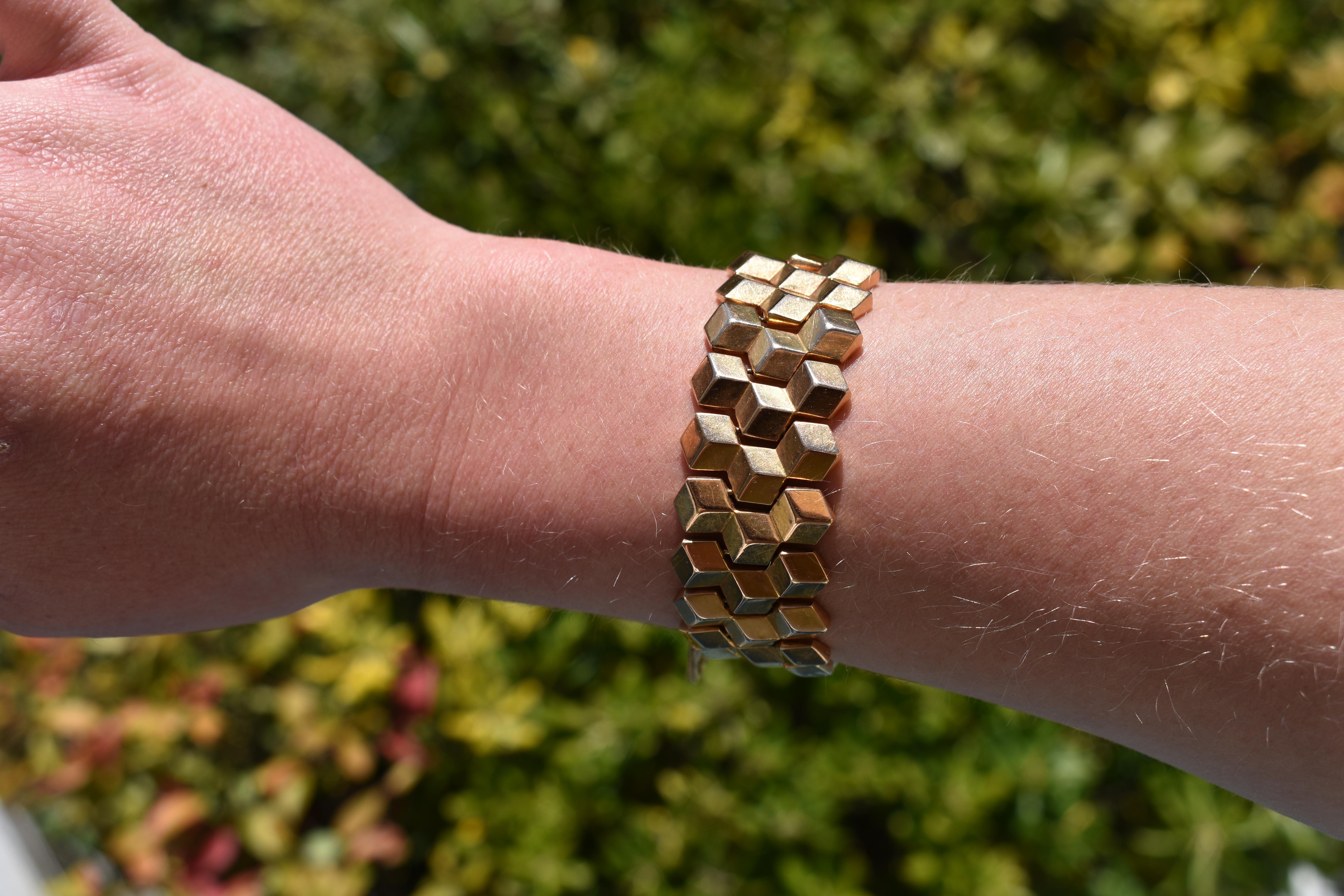 Vintage Tank Bracelet in 18k Gold with Cubes Auguste Gross In Good Condition In PARIS, FR
