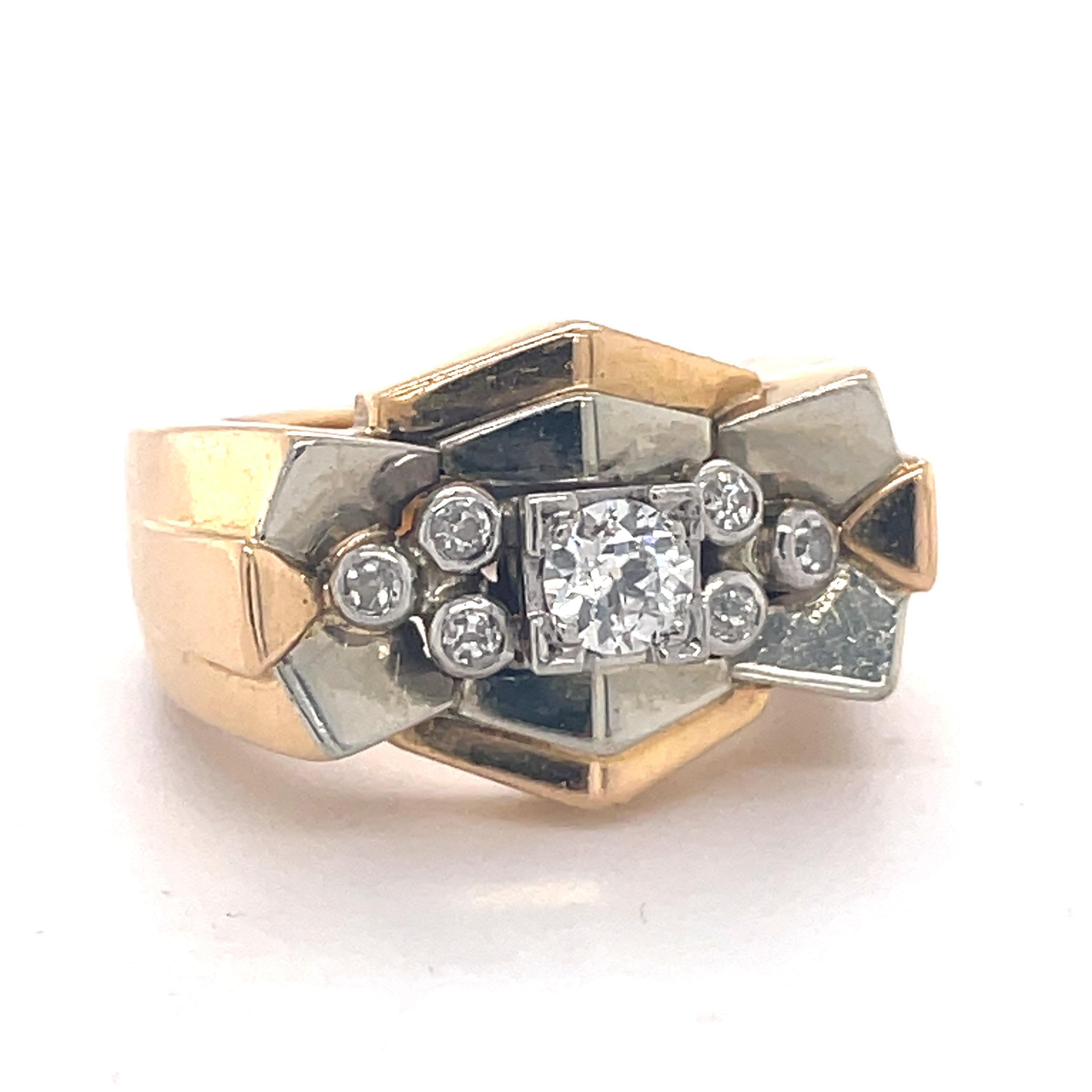 Vintage Tank ring, Geometric ring, Old European cut diamond, 18K Yellow gold In Excellent Condition For Sale In Ramat Gan, IL