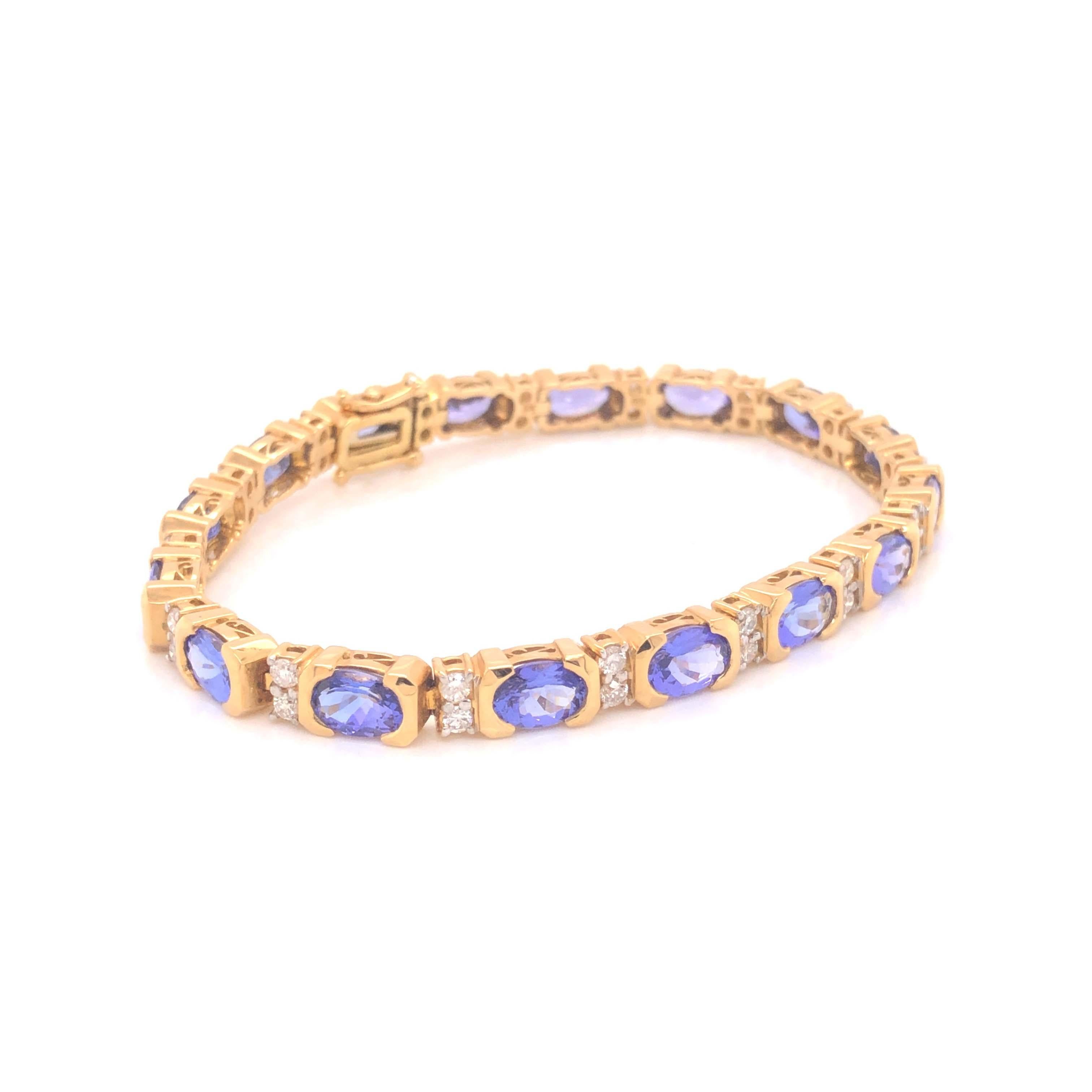 Modern Vintage Tanzanite and Diamond Bracelet in 18k Yellow Gold For Sale