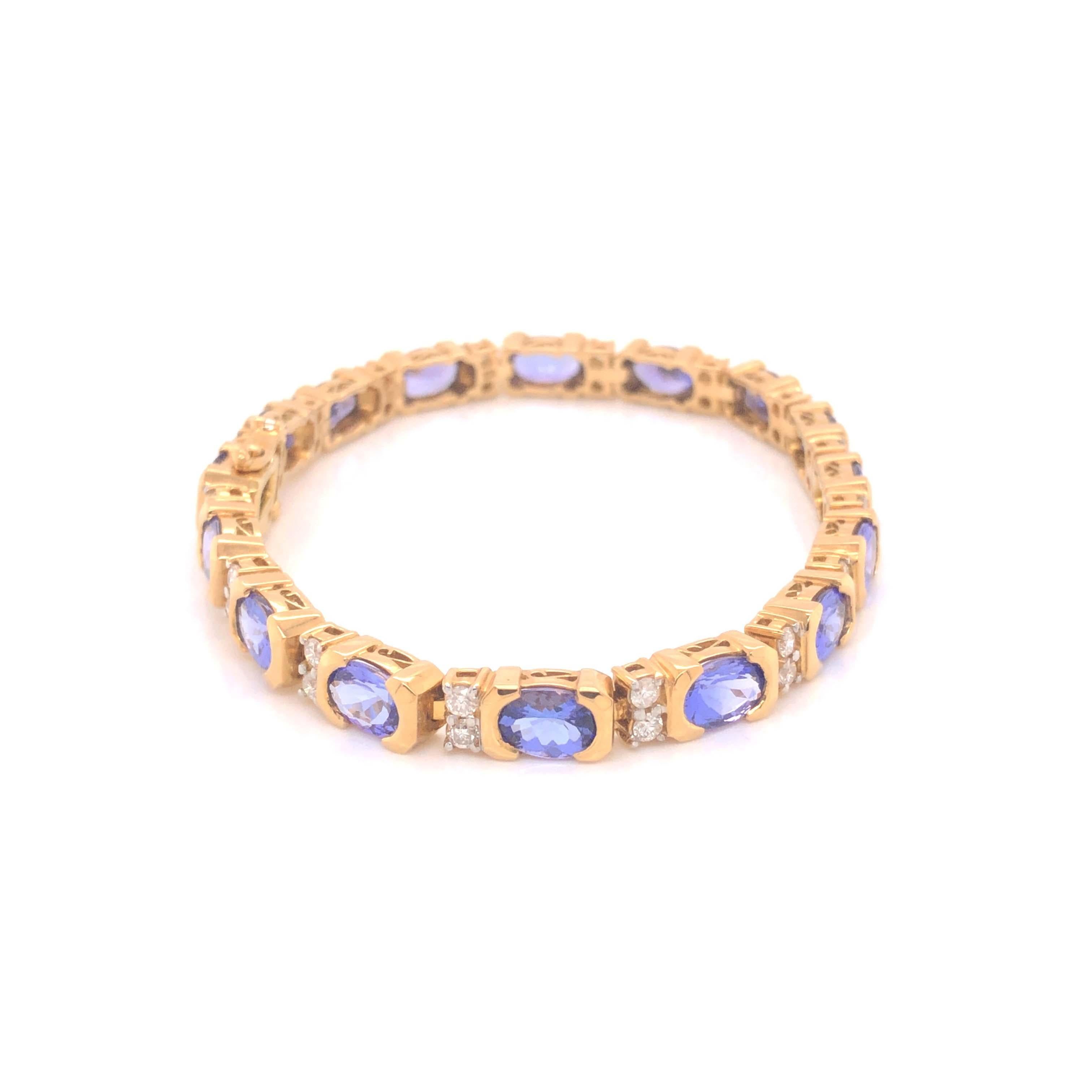 Oval Cut Vintage Tanzanite and Diamond Bracelet in 18k Yellow Gold For Sale