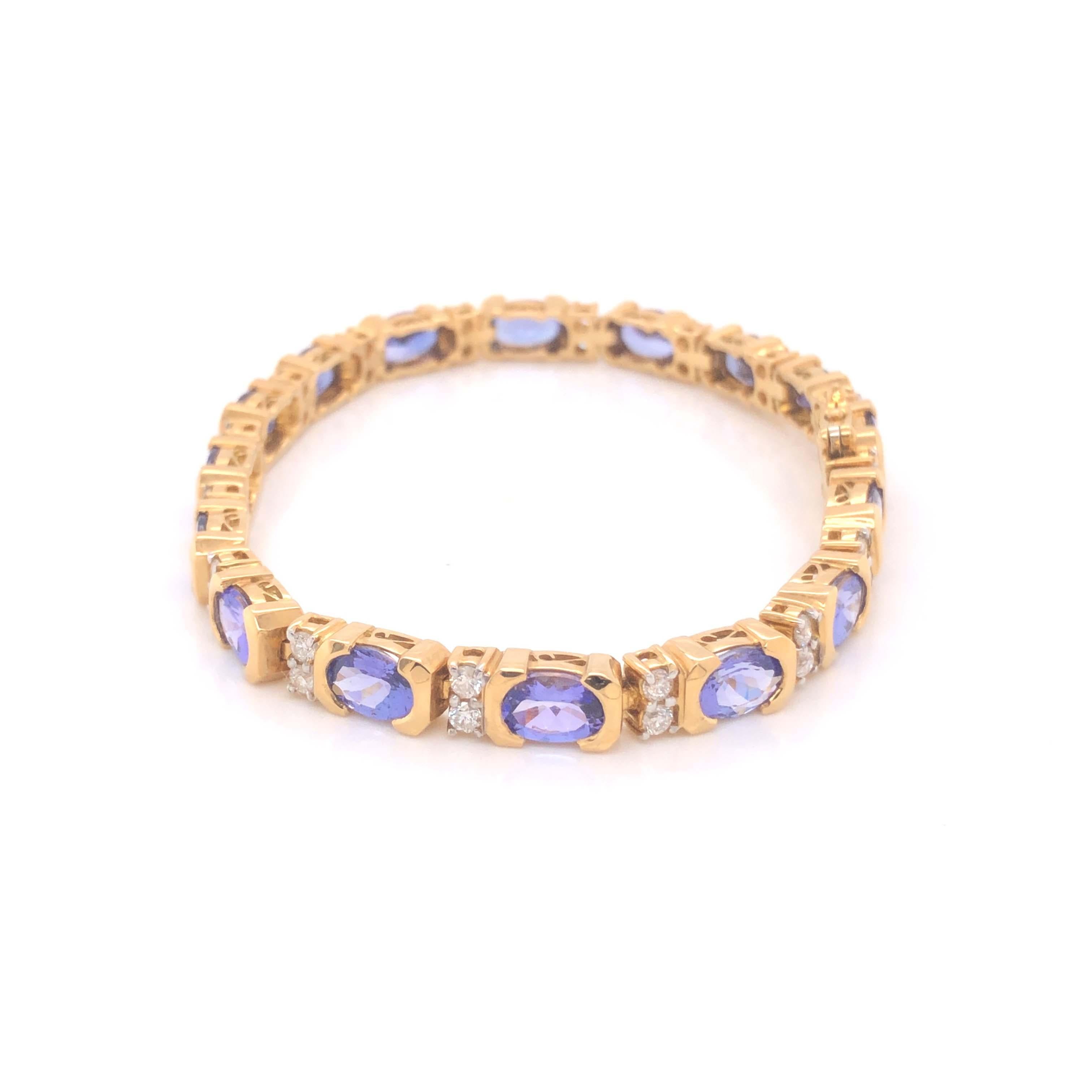 Women's or Men's Vintage Tanzanite and Diamond Bracelet in 18k Yellow Gold For Sale