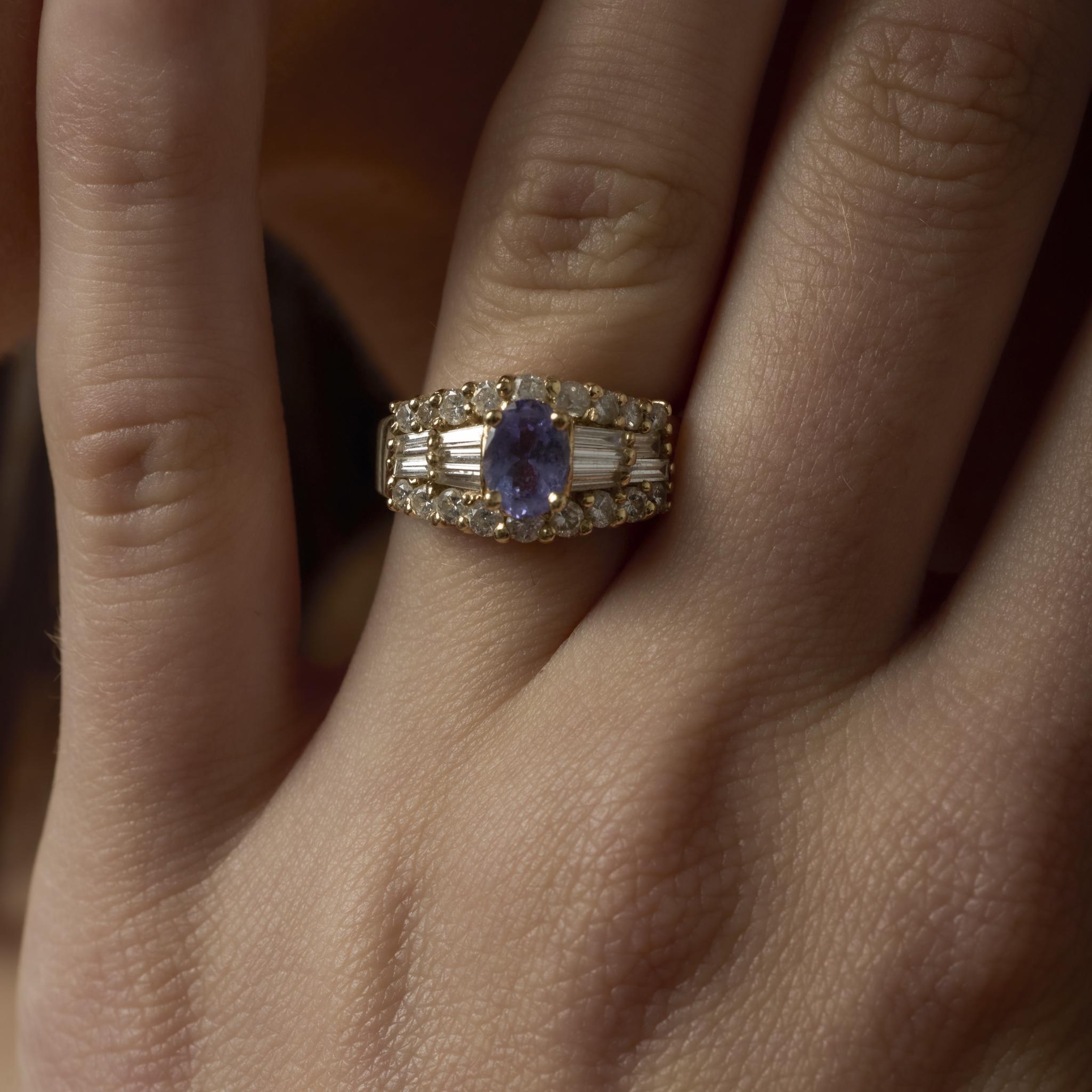 Bague vintage en or jaune 14k avec tanzanite et diamant Pour femmes en vente