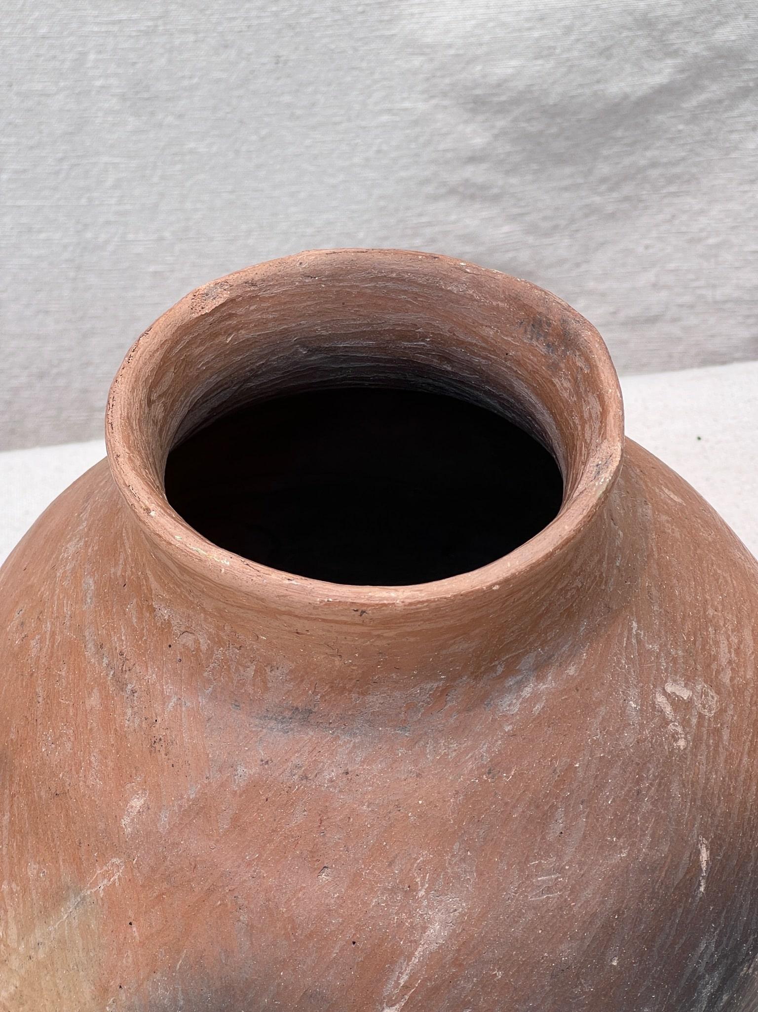 20th Century Vintage Tarahumara Pottery Olla For Sale