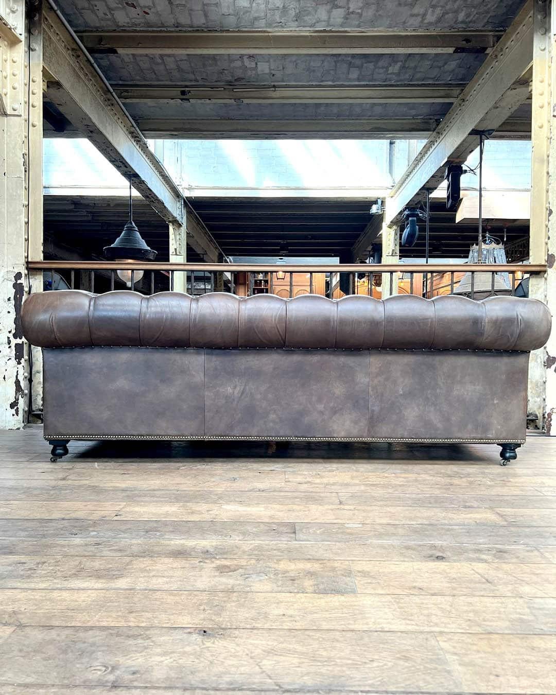 Vintage Taupe Leder Chesterfield Sofa, 1970er Jahre im Angebot 7