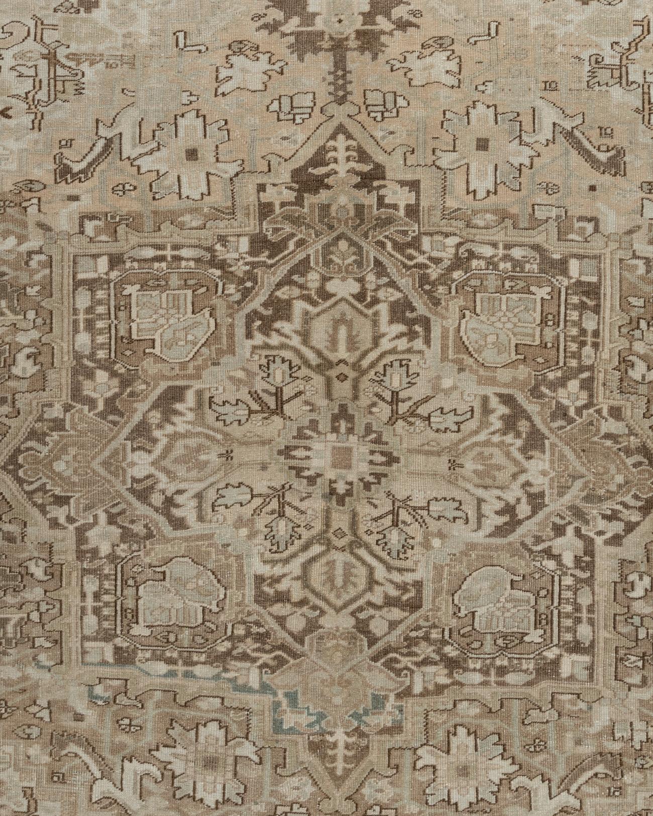Perse Tapis persan Heriz Vintage Taupe 8'4 x 11'4 en vente