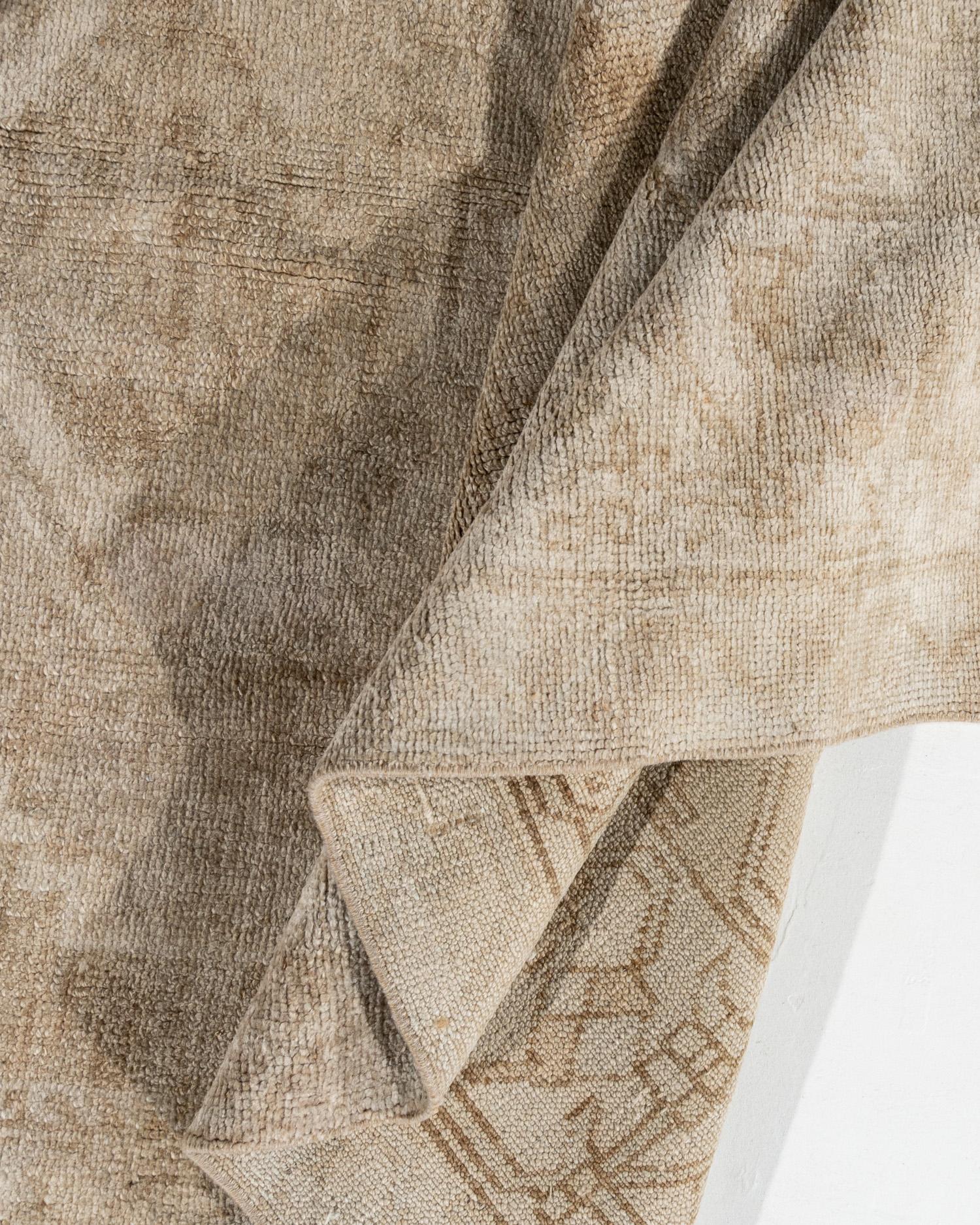 Vintage Taupe Türkisch Kars Teppich 6'7 x 12'5 im Zustand „Gut“ im Angebot in New York, NY