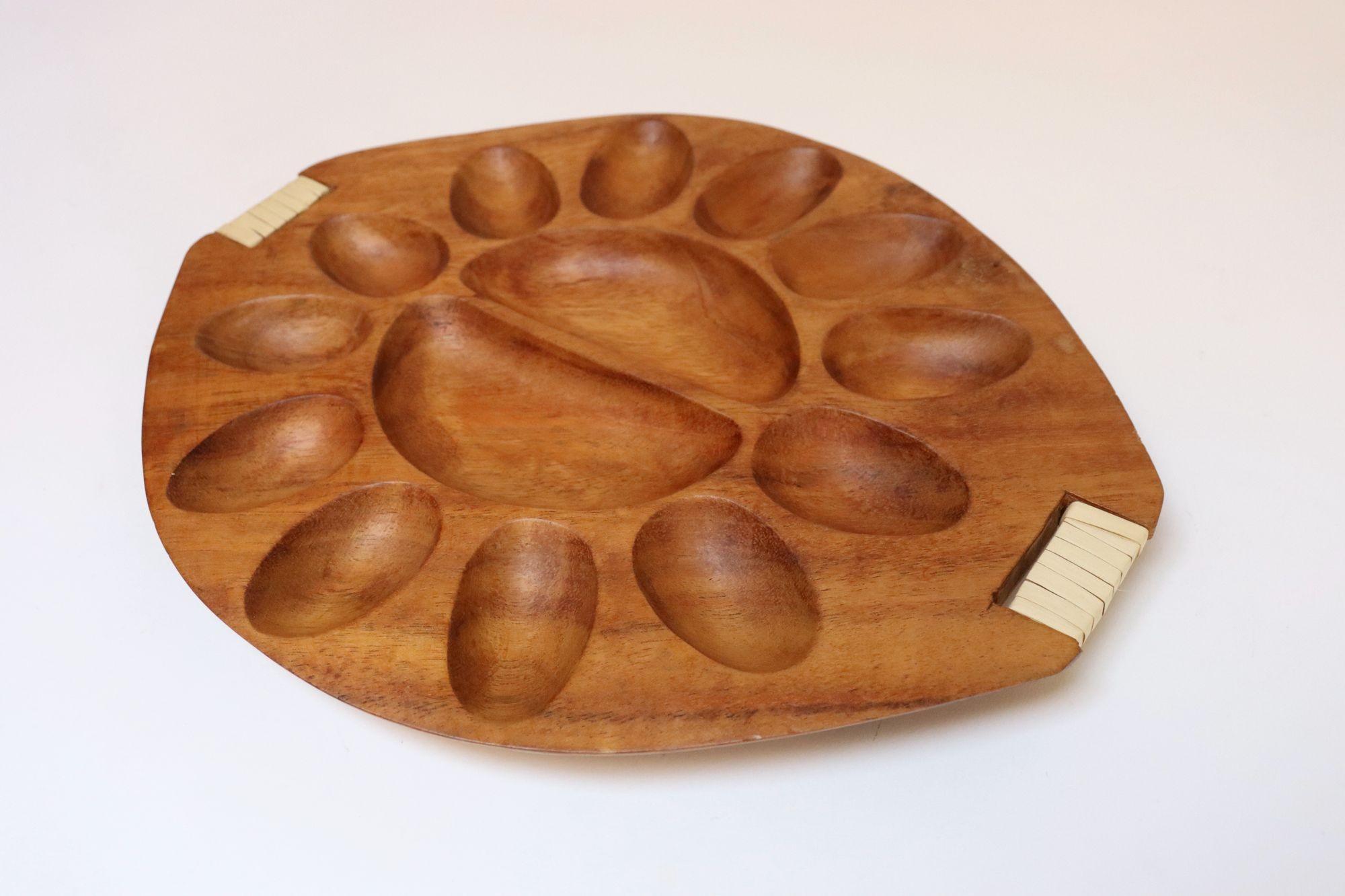 Vintage Taverneau und Rattan Tablett für gefüllte Eier von Arthur Umanoff für Pantalcraft (Moderne der Mitte des Jahrhunderts) im Angebot