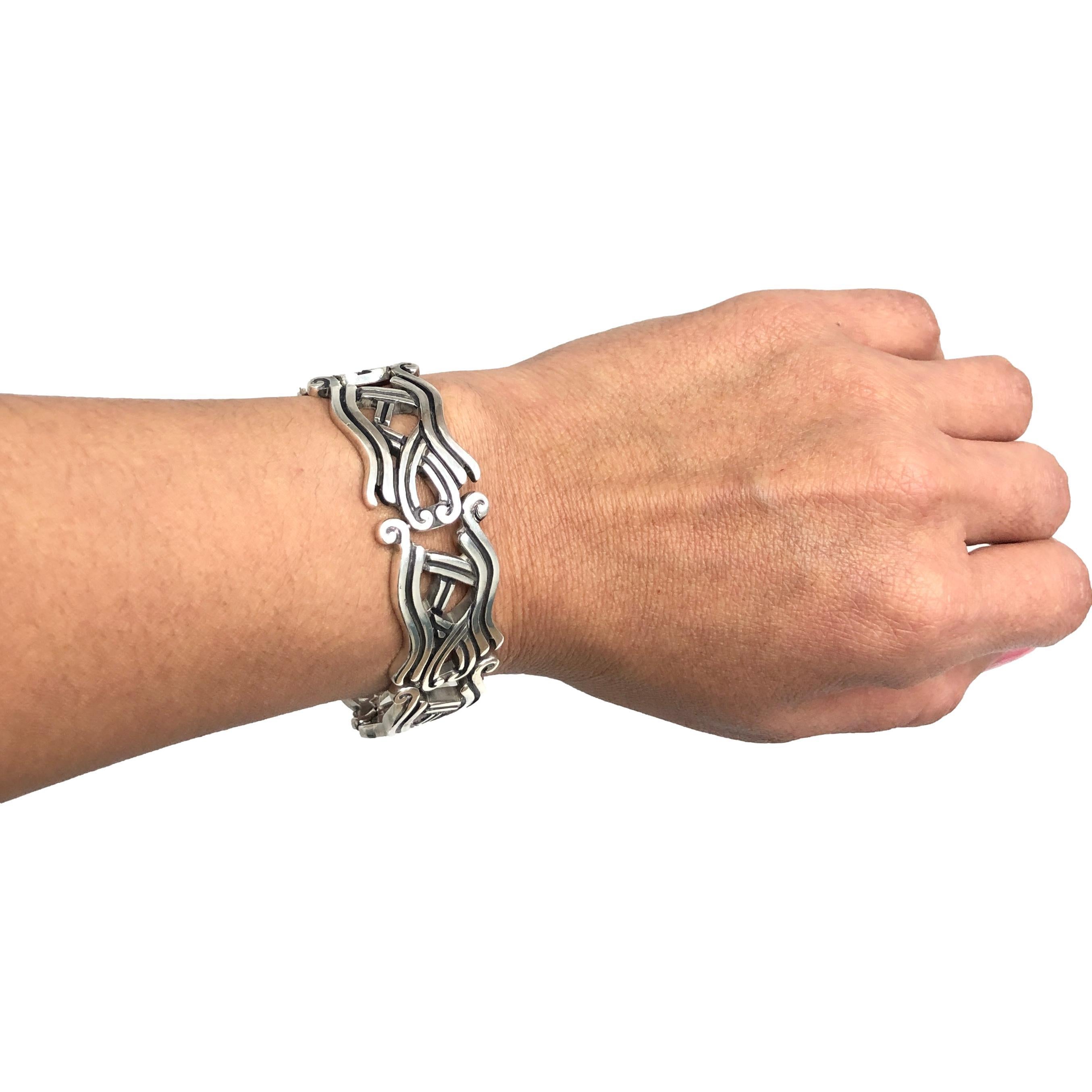 Vintage Taxco Fine Sterling Silver Bracelet, Circa 1940's In Good Condition In New York, NY