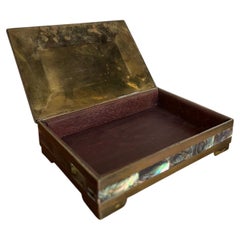 Caja de joyas vintage de Taxco (México) con mosaico de latón y concha de abulón, de mediados de siglo