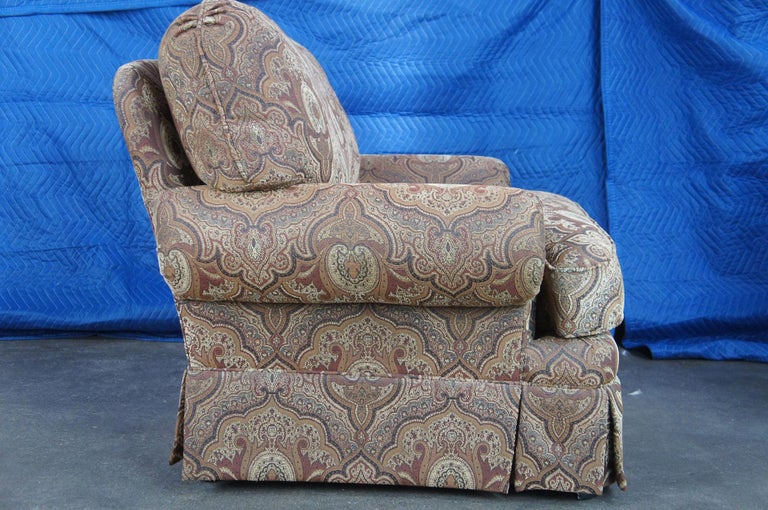 Vintage Taylor King Traditional Oversized Paisley Rolled Arm Library Club Chair In Good Condition For Sale In Dayton, OH
