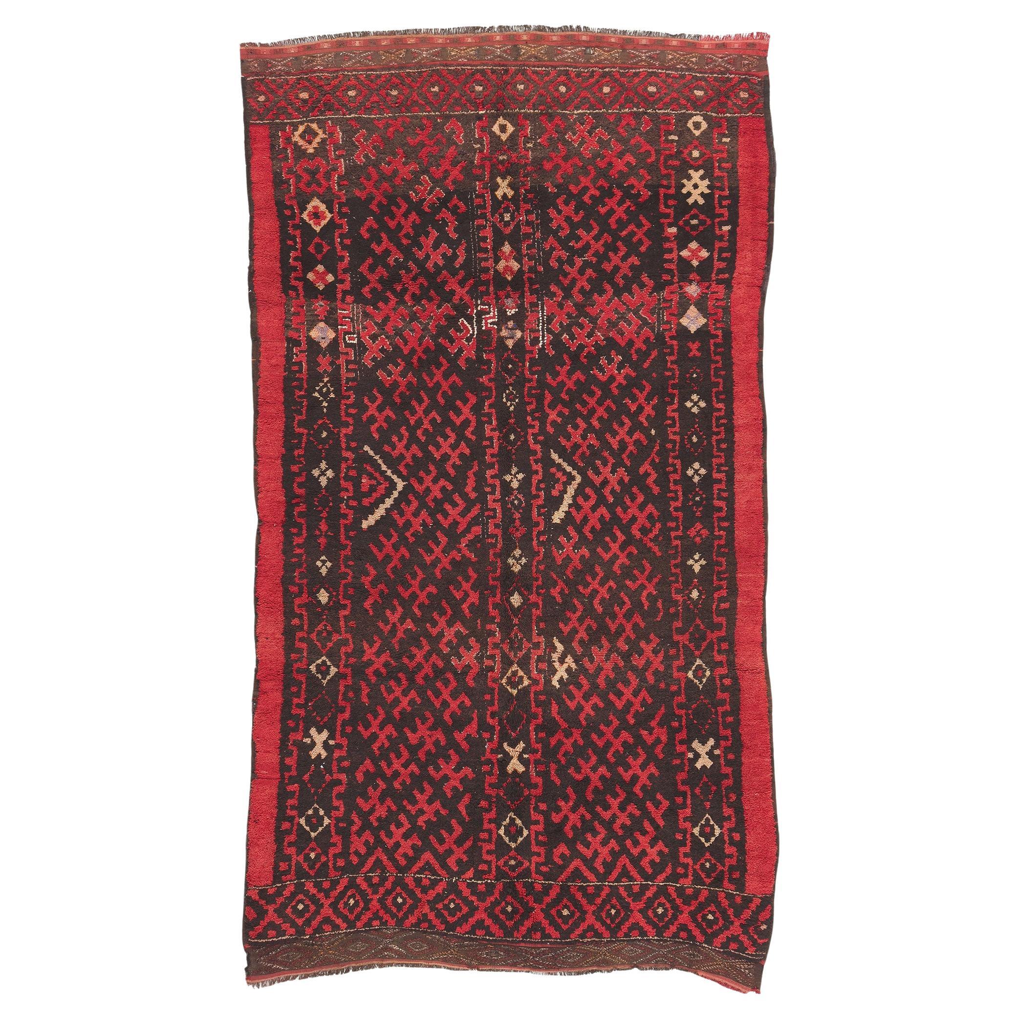Marokkanischer Taznakht-Teppich im Vintage-Stil, Cozy Nomad Meets Pacific Northwest Style
