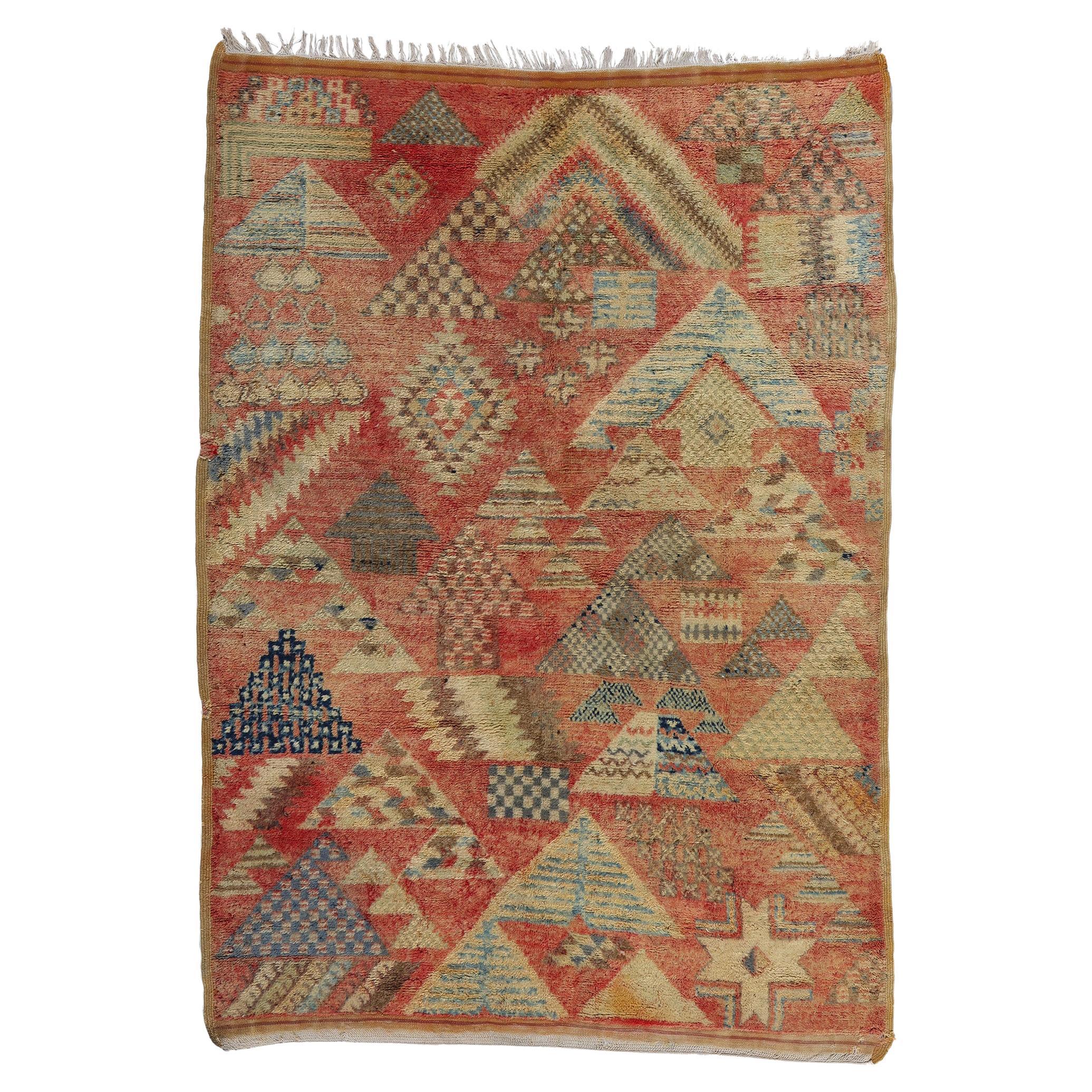 Marokkanischer Taznakht-Teppich im Vintage-Stil, Boho meets Tribal Enchantment, Midcentury