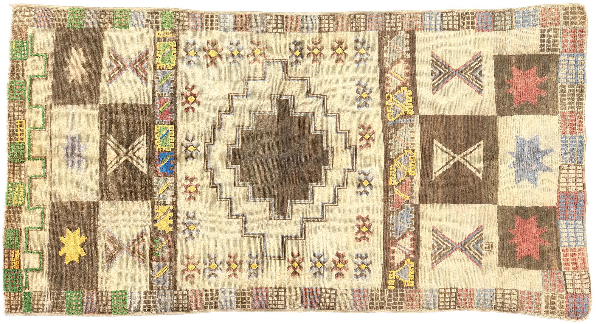Tapis marocain vintage Taznakht, le charme nomade rencontre le style The Modernity en vente 2
