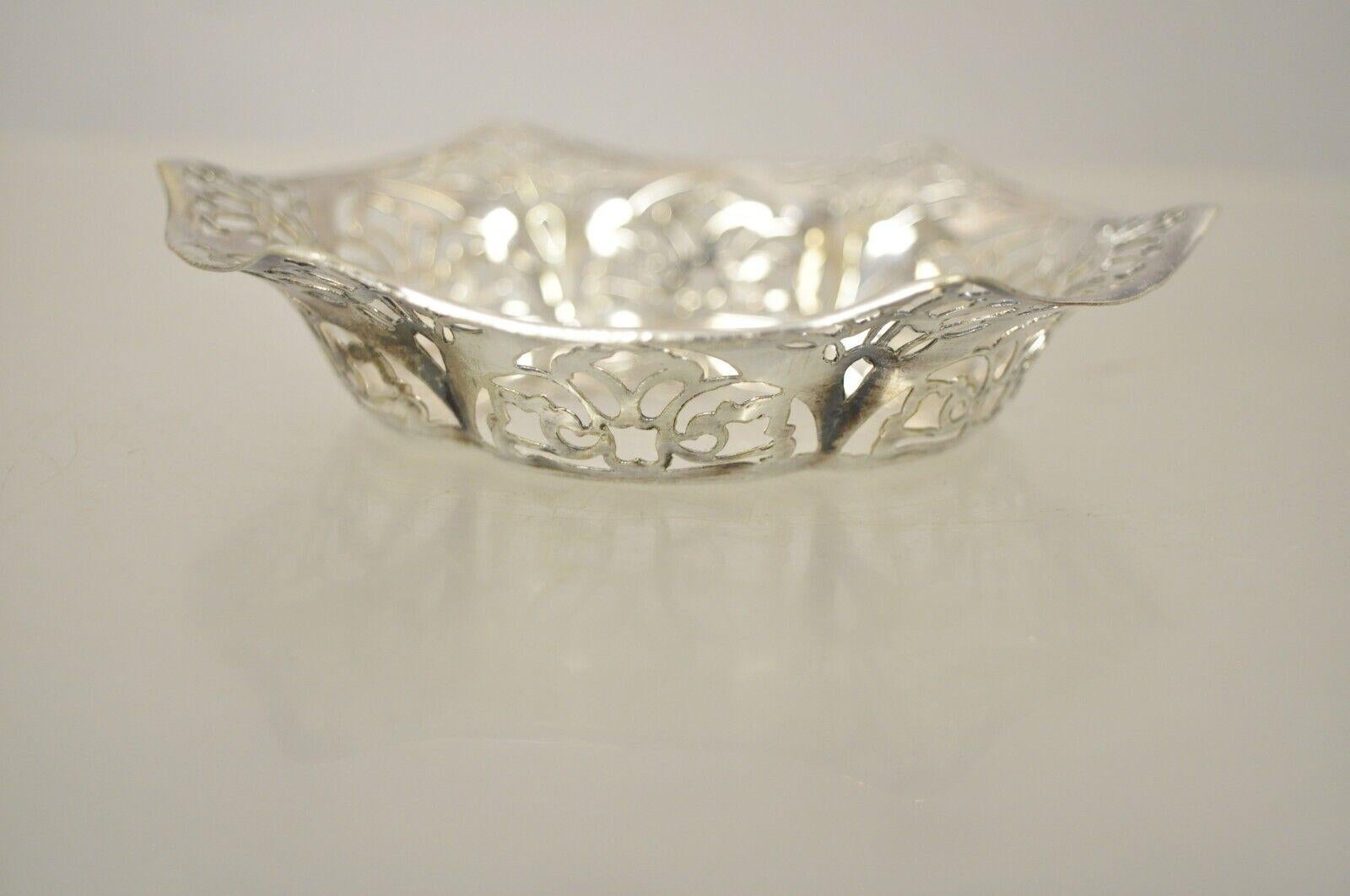 Vintage TBB England Silver Plate Epns Small Floral Pierced Trinket Dish Bowl For Sale 2