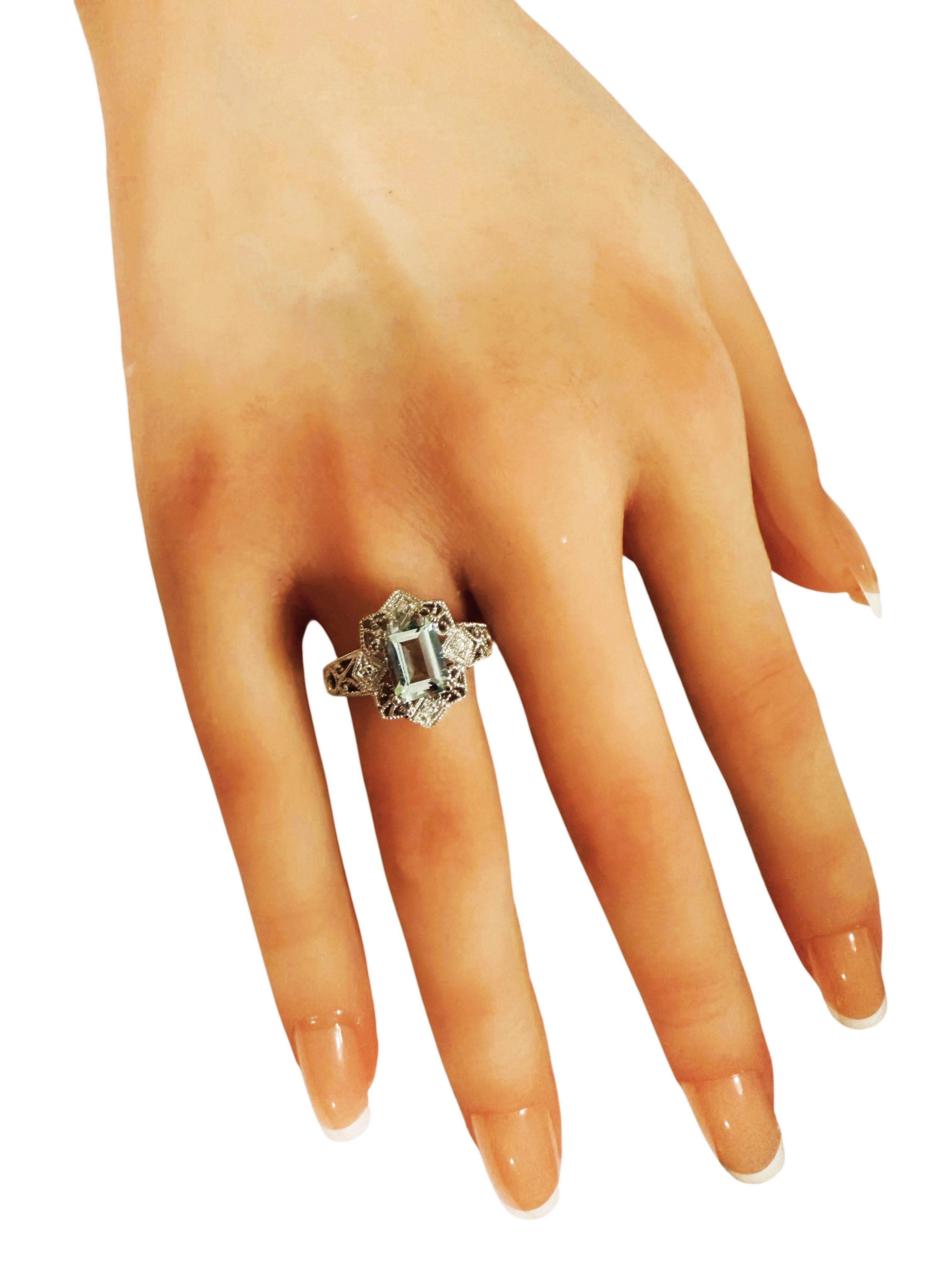 Vintage T&C 1.74 Carat 14K White Gold Aquamarine & Diamond Filigree Ring In Excellent Condition For Sale In Eagan, MN