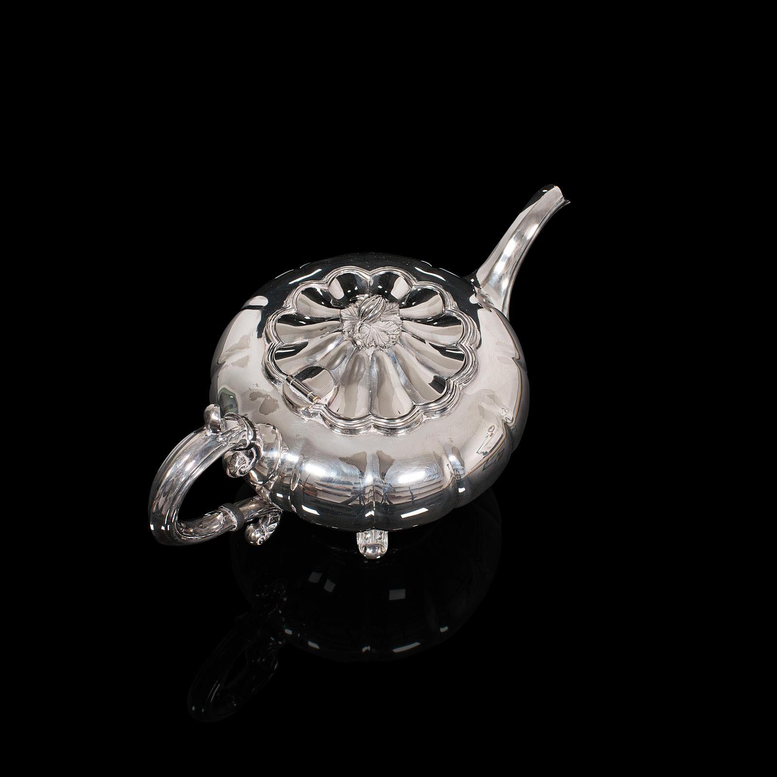 Vintage Tea Service, English, Silver Plated, Teapot, Dish, Viners of Sheffield For Sale 1