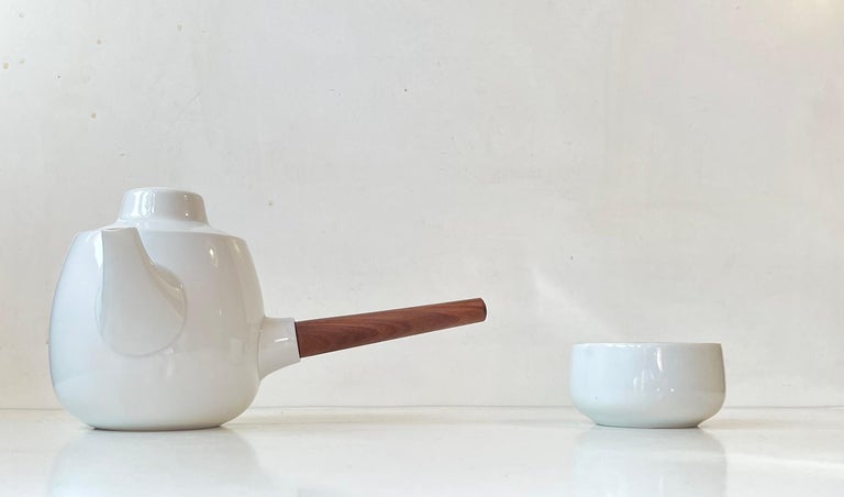 Danish Vintage Tea Set in White Porcelain & Teak by Henning Koppel for Bing & Grondahl For Sale
