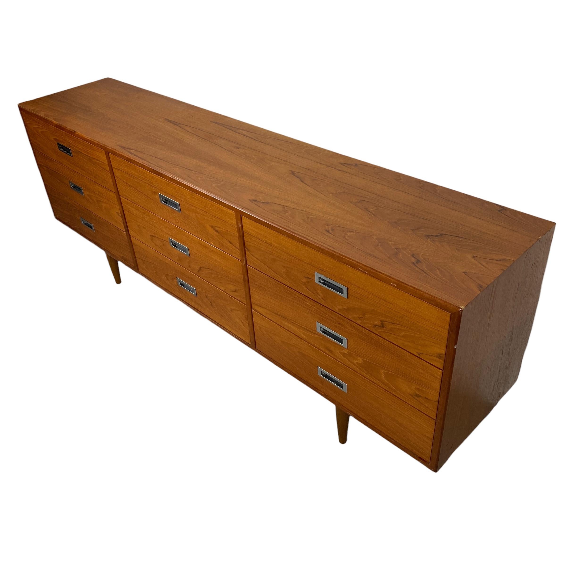 Vintage Teak 9-Drawer Dresser 1