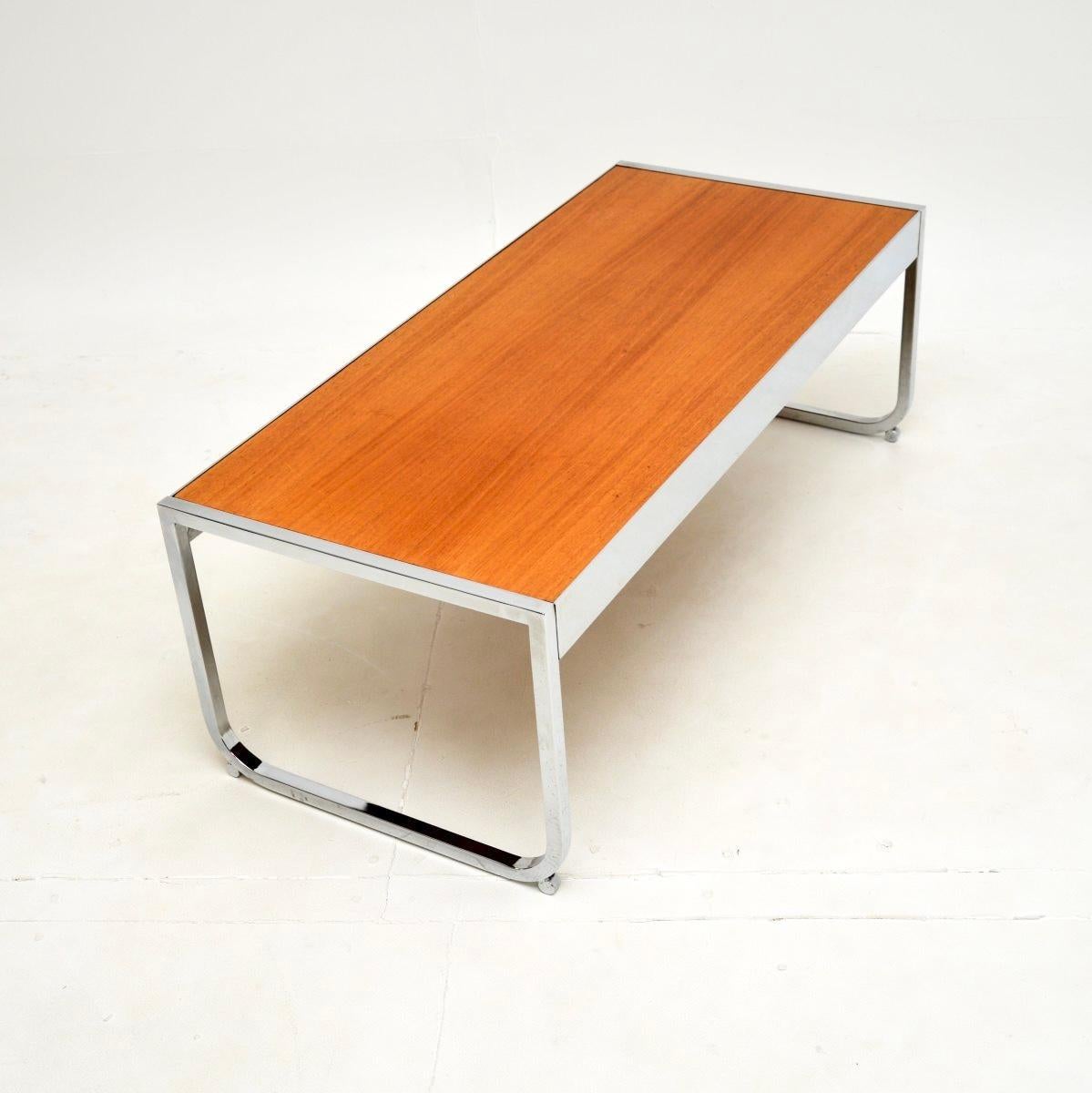 Couchtisch aus Teakholz und Chrom von Howard Miller, Vintage (Moderne der Mitte des Jahrhunderts)