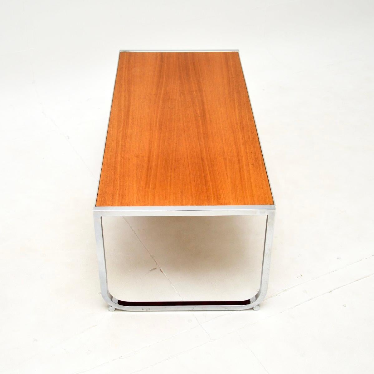 Couchtisch aus Teakholz und Chrom von Howard Miller, Vintage im Zustand „Gut“ in London, GB