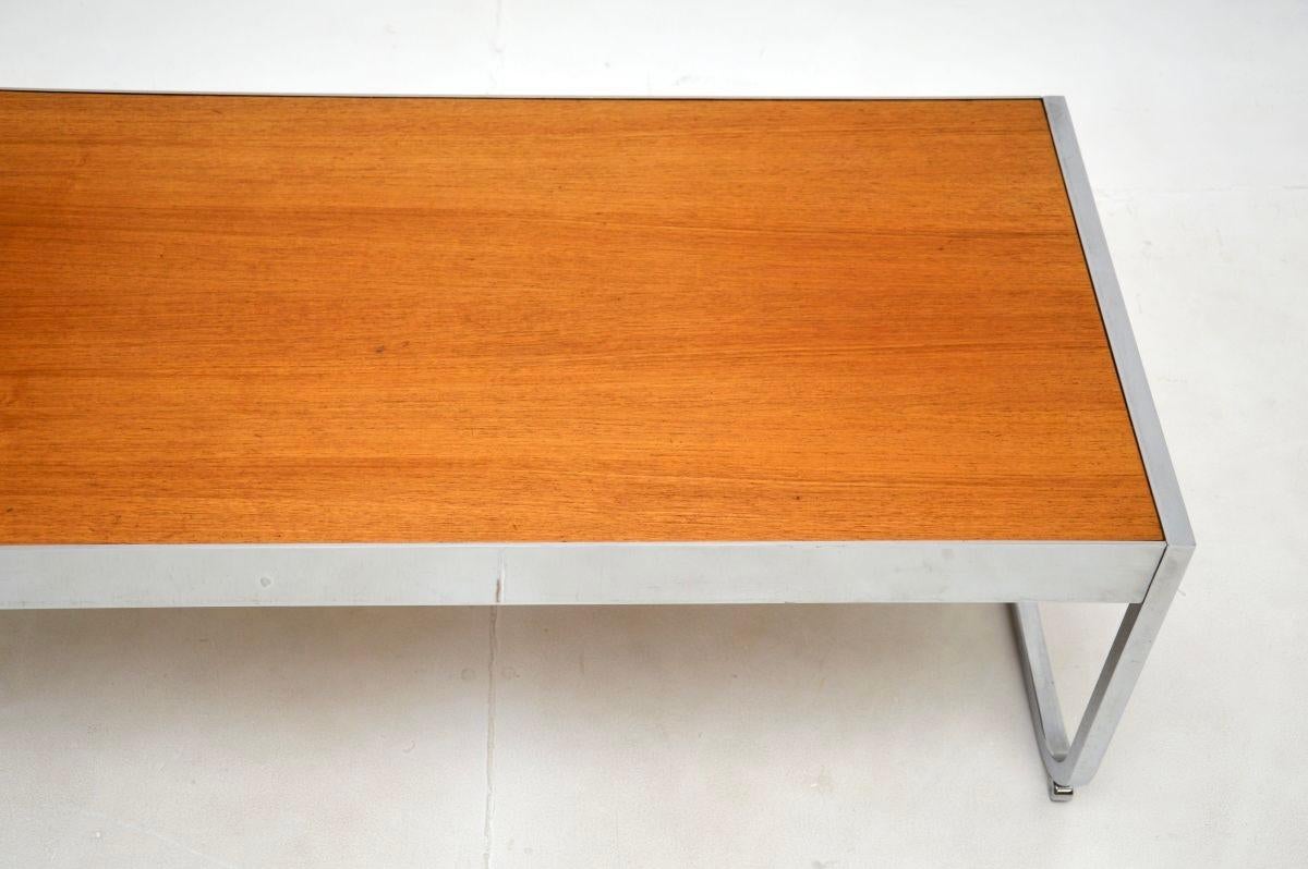 Couchtisch aus Teakholz und Chrom von Howard Miller, Vintage 1