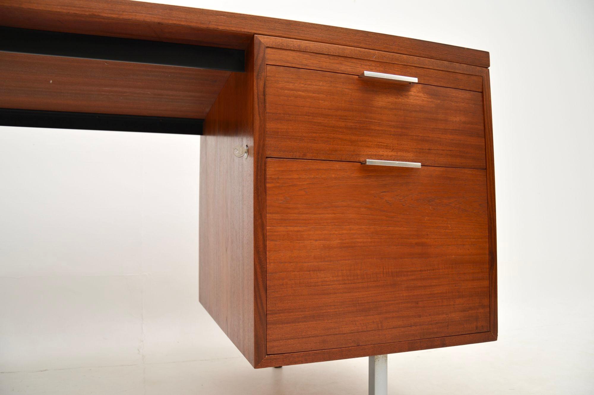 Vintage Teak and Steel Desk by Robin Day for Hille For Sale 4